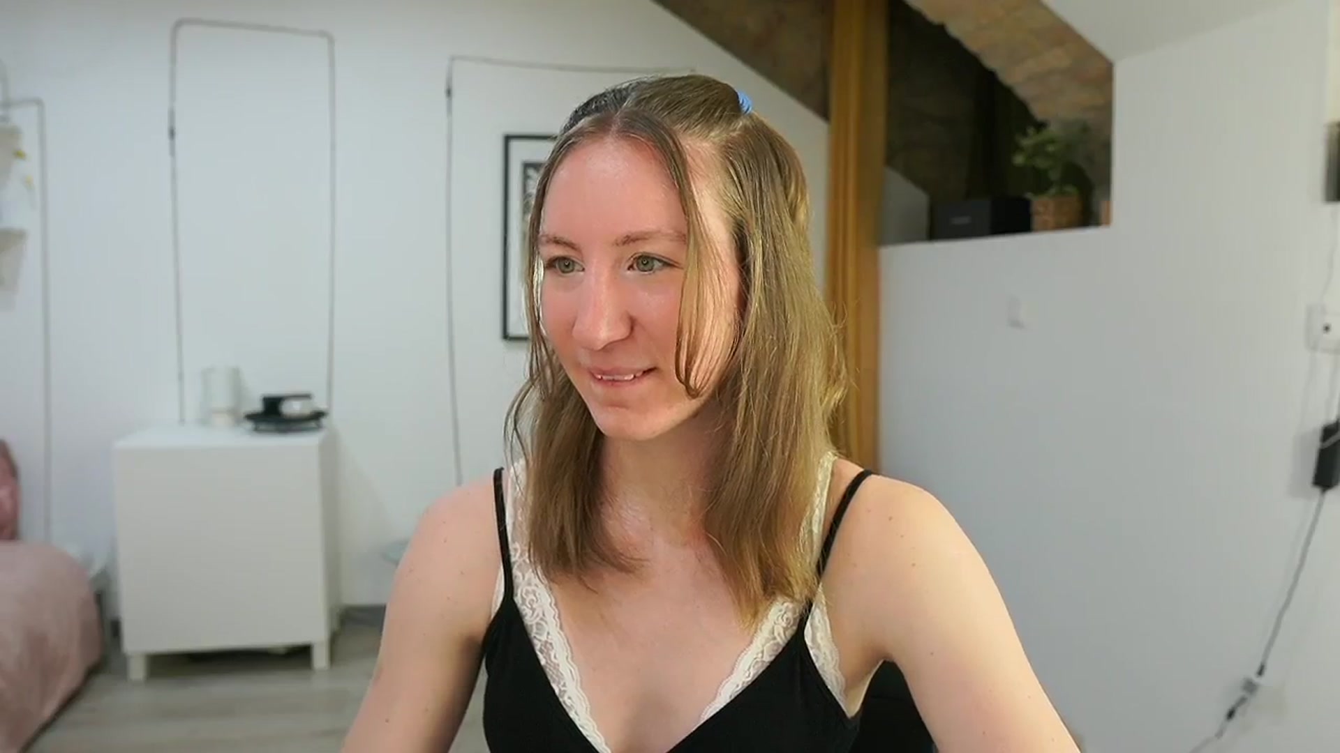 Gallery image thumbnail from Samantha_Snt's myfreecams stream on, 06/14/2024, 09:58 image 6 of 20