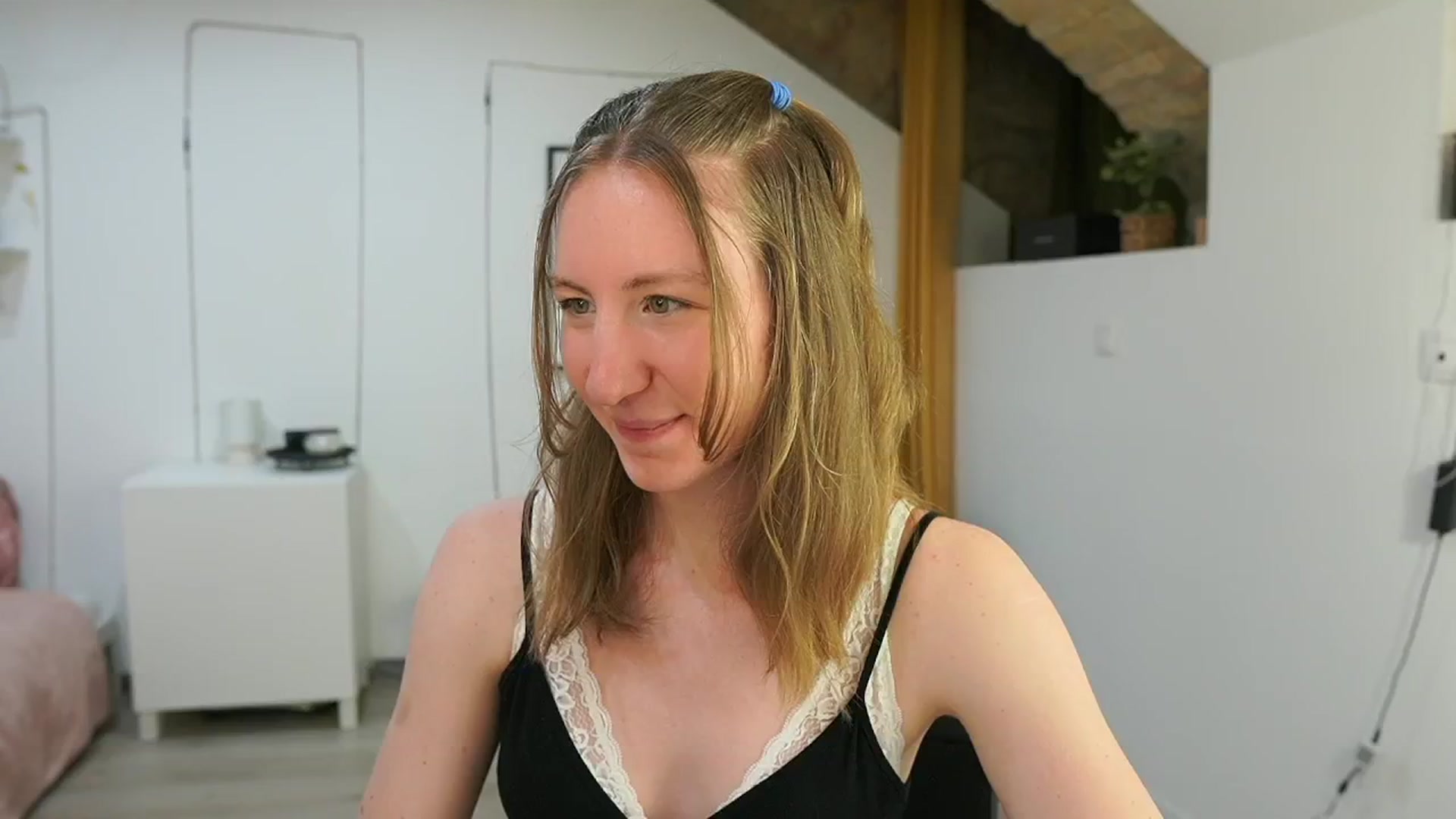 Gallery image thumbnail from Samantha_Snt's myfreecams stream on, 06/14/2024, 13:01 image 16 of 20