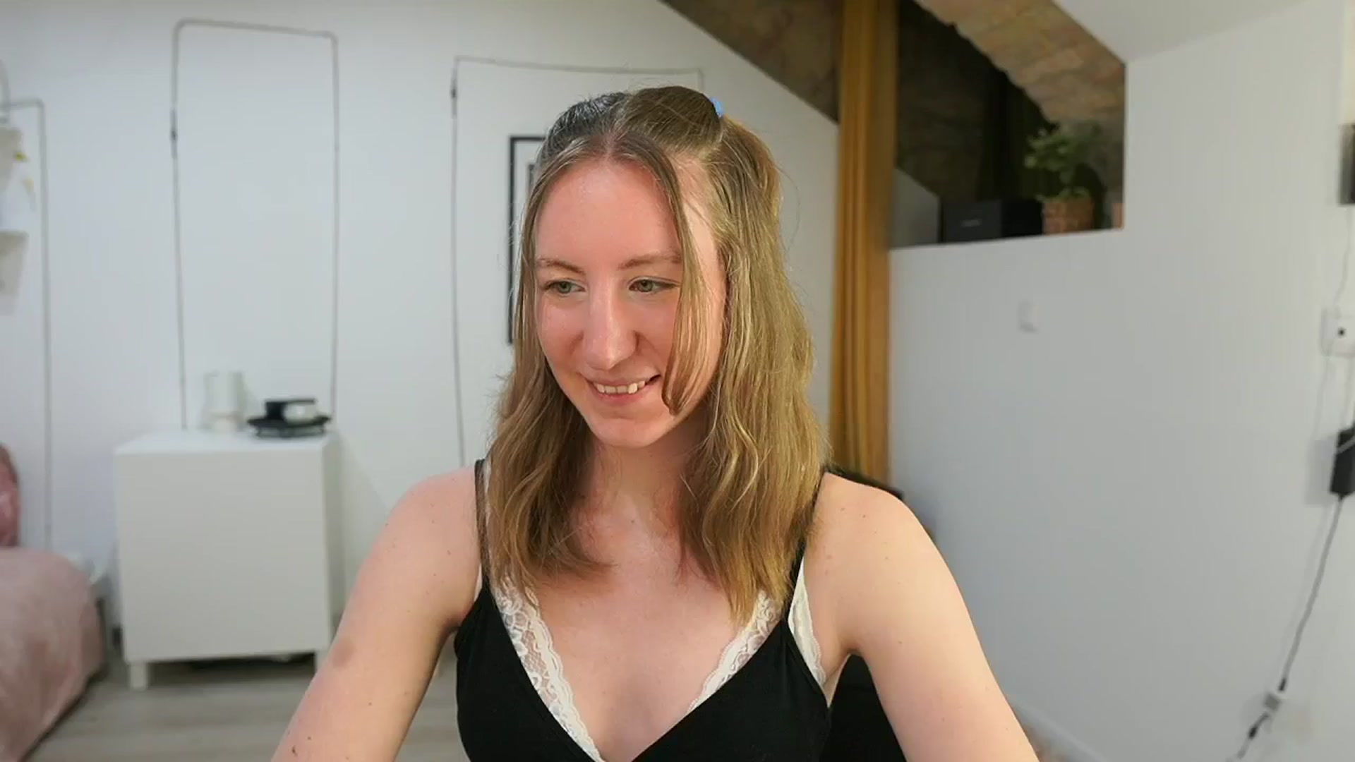 Gallery image thumbnail from Samantha_Snt's myfreecams stream on, 06/14/2024, 13:01 image 6 of 20