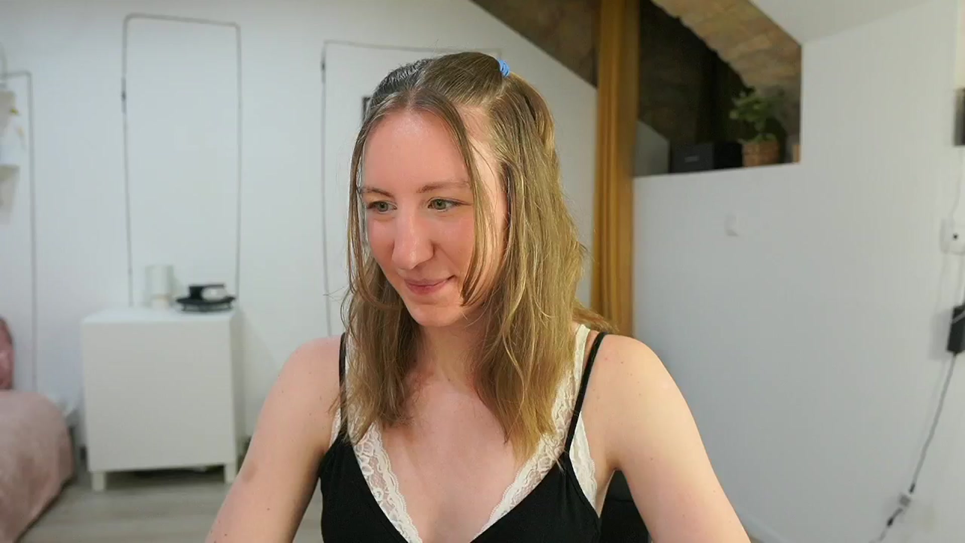 Gallery image thumbnail from Samantha_Snt's myfreecams stream on, 06/14/2024, 13:01 image 19 of 20