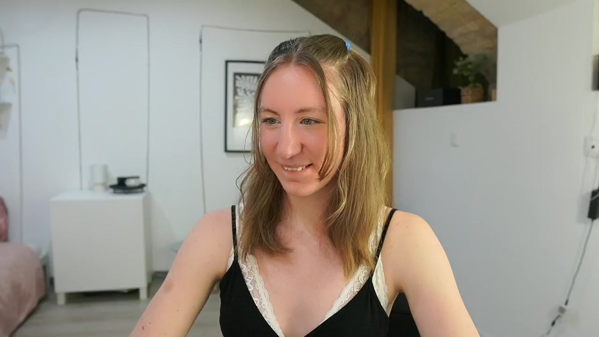 Gallery image thumbnail from Samantha_Snt's myfreecams stream on, 06/14/2024, 13:01 image 11 of 20