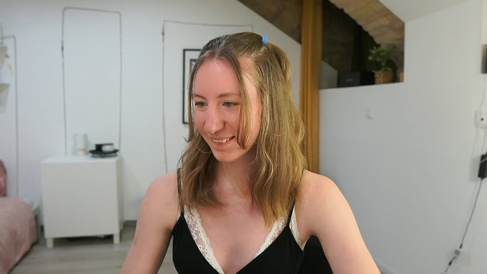 Gallery image thumbnail from Samantha_Snt's myfreecams stream on, 06/14/2024, 13:01 image 5 of 20