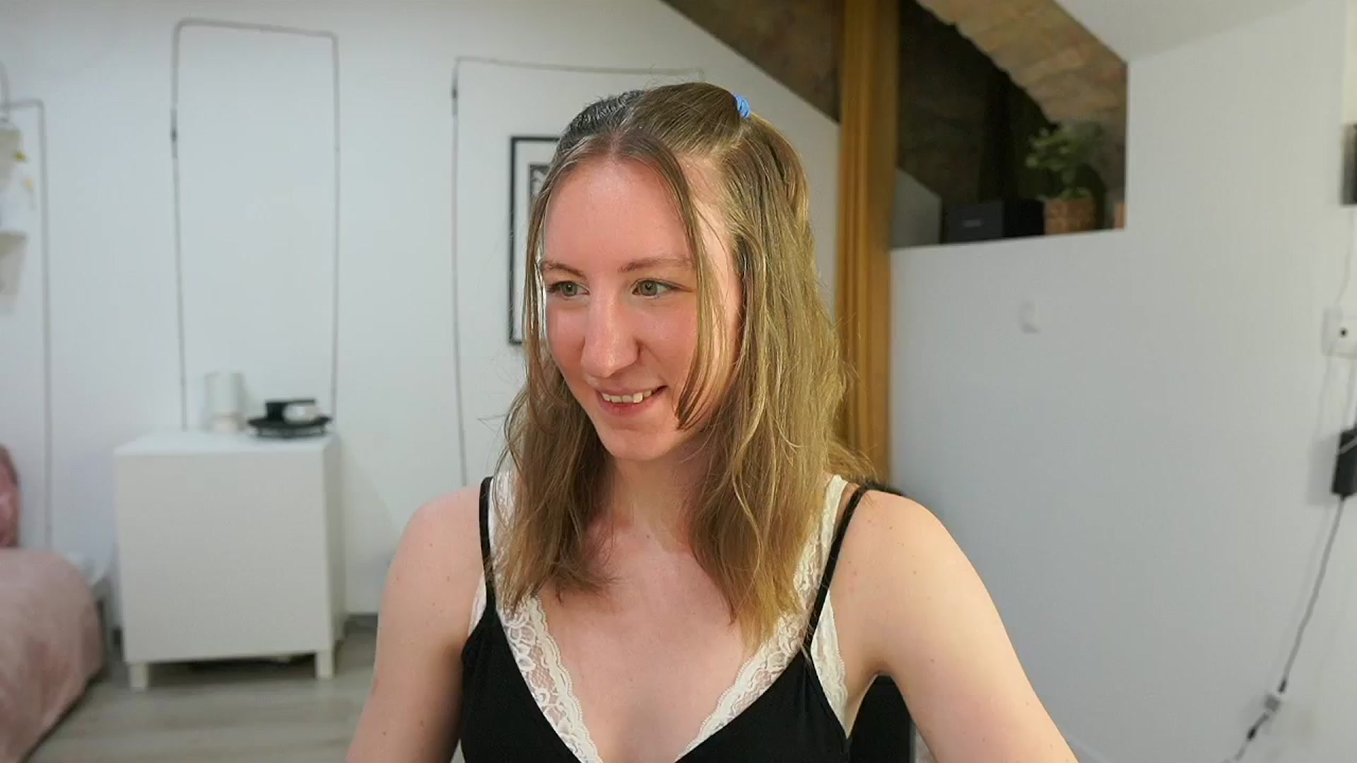 Gallery image thumbnail from Samantha_Snt's myfreecams stream on, 06/14/2024, 13:01 image 17 of 20