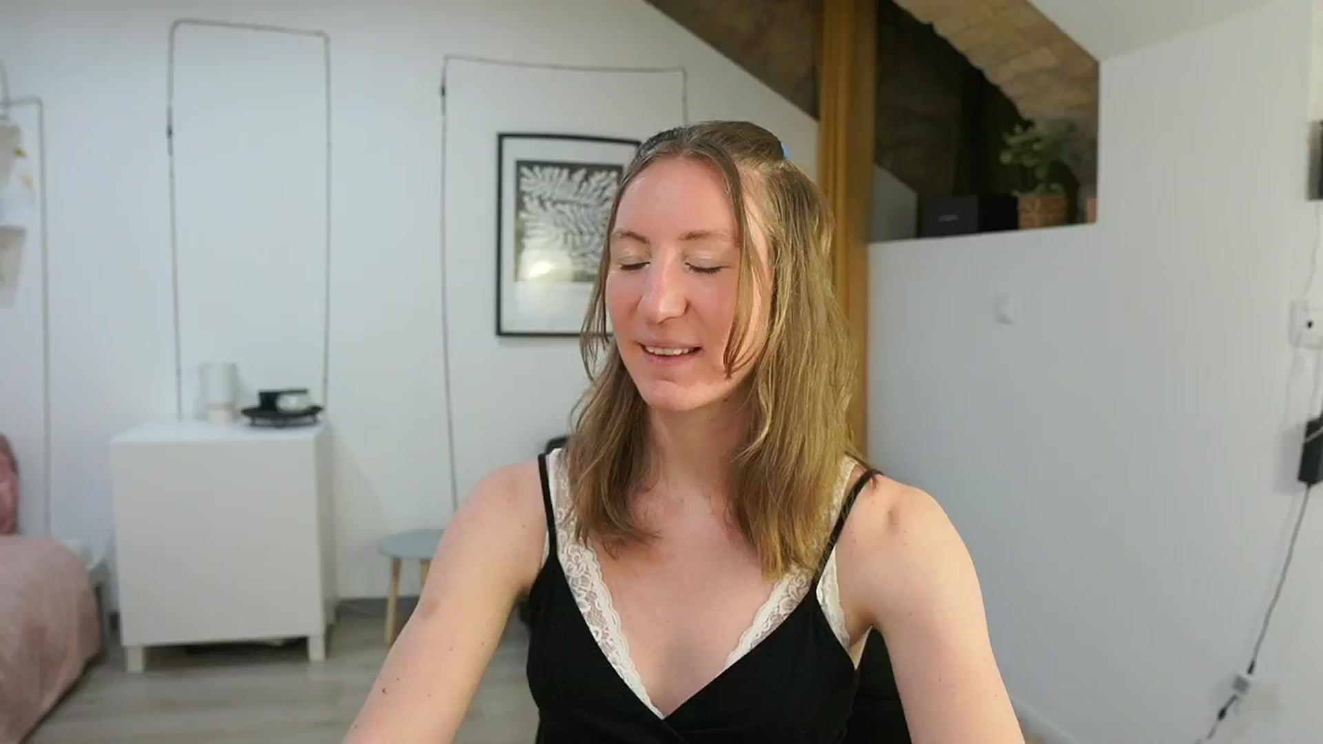 Gallery image thumbnail from Samantha_Snt's myfreecams stream on, 06/14/2024, 13:01 image 12 of 20