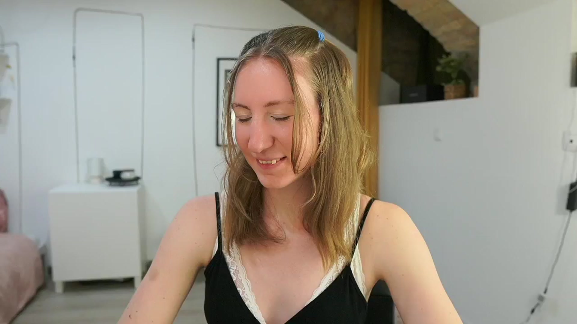 Gallery image thumbnail from Samantha_Snt's myfreecams stream on, 06/14/2024, 13:01 image 3 of 20
