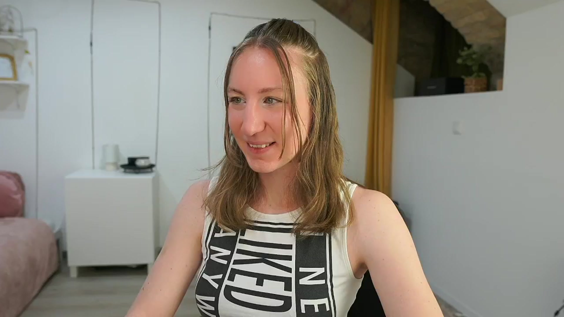 Gallery image thumbnail from Samantha_Snt's myfreecams stream on, 06/17/2024, 09:48 image 8 of 20