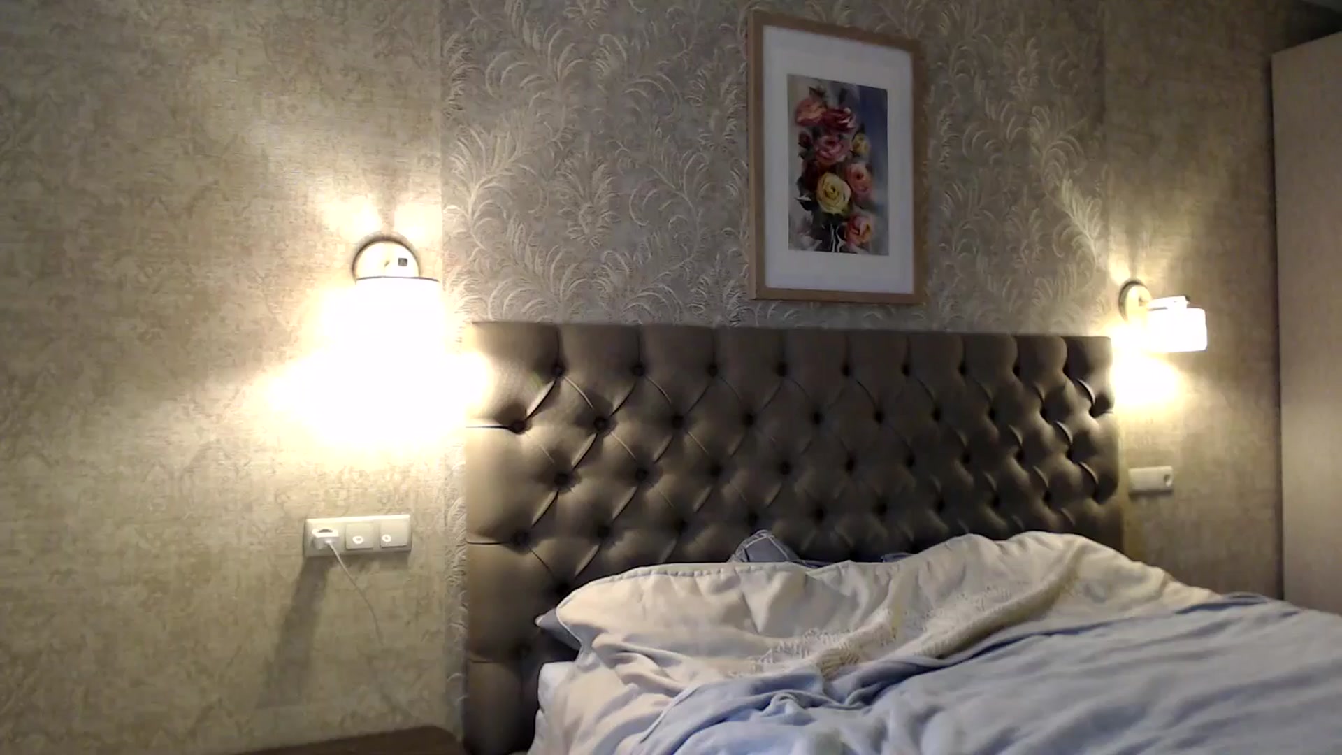 Gallery image thumbnail from SaminaV's myfreecams stream on, 06/23/2024, 12:06 image 16 of 20