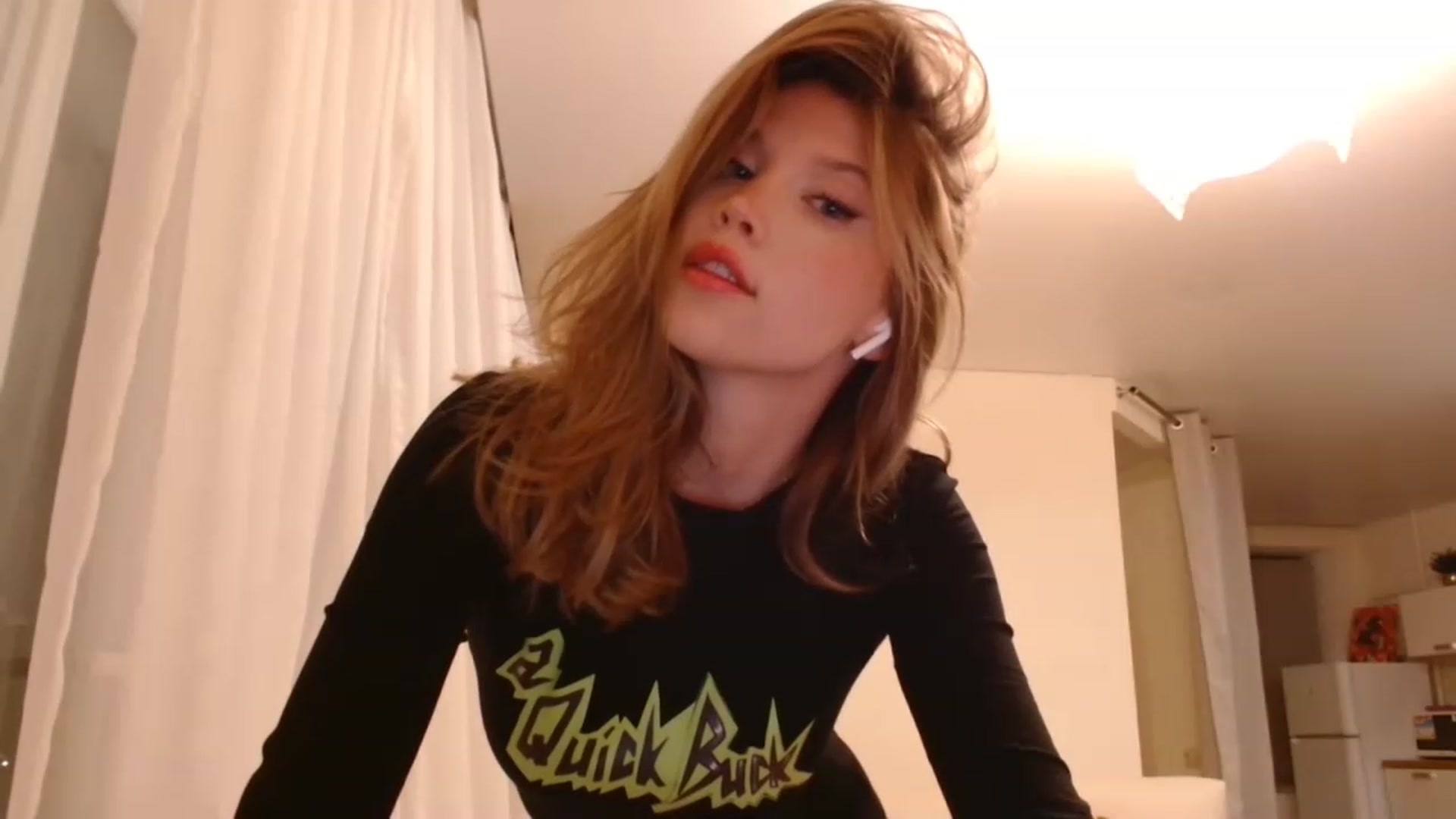 Gallery image thumbnail from SammiChi's myfreecams stream on, 05/25/2023, 23:42 image 15 of 20