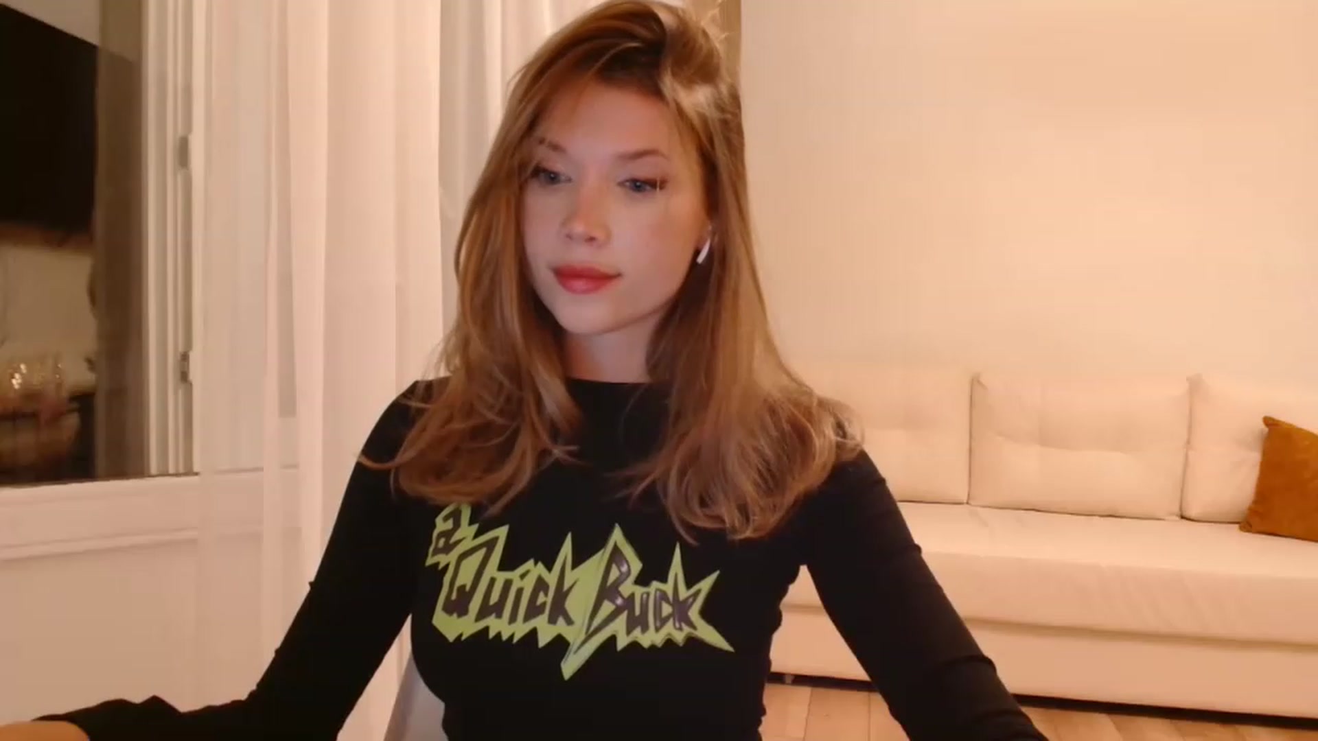 Gallery image thumbnail from SammiChi's myfreecams stream on, 05/25/2023, 23:42 image 13 of 20