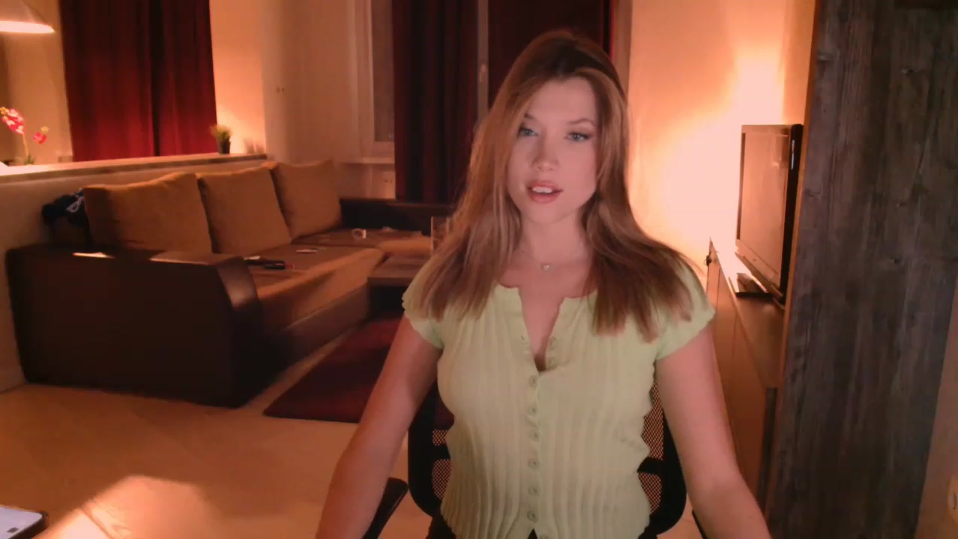 Gallery image thumbnail from SammiChi's myfreecams stream on, 06/03/2023, 24:01 image 10 of 20