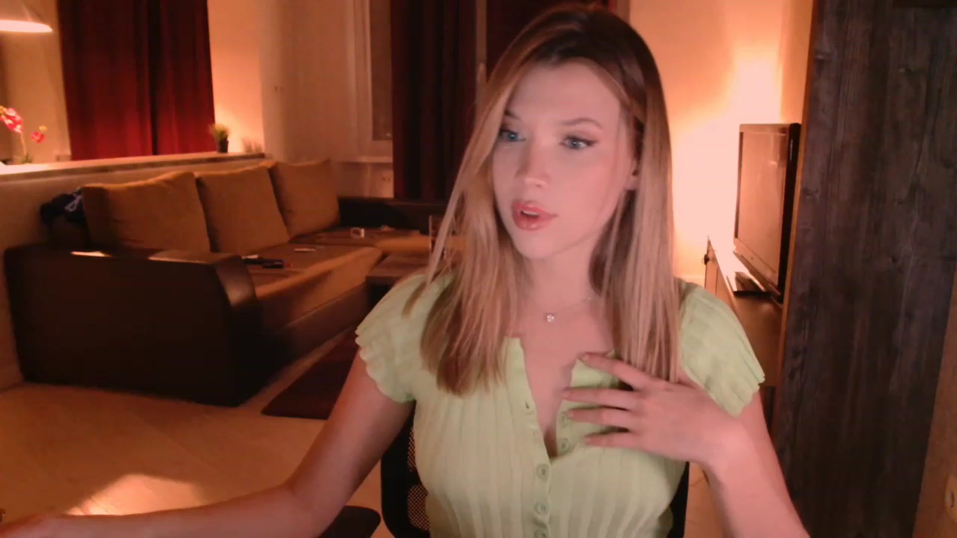 Gallery image thumbnail from SammiChi's myfreecams stream on, 06/03/2023, 24:01 image 2 of 20