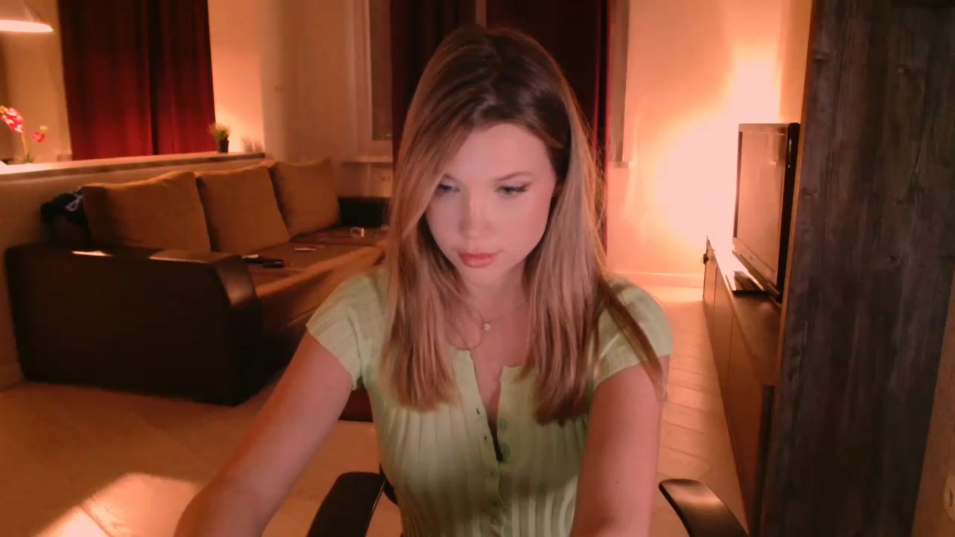 Gallery image thumbnail from SammiChi's myfreecams stream on, 06/03/2023, 24:01 image 4 of 20