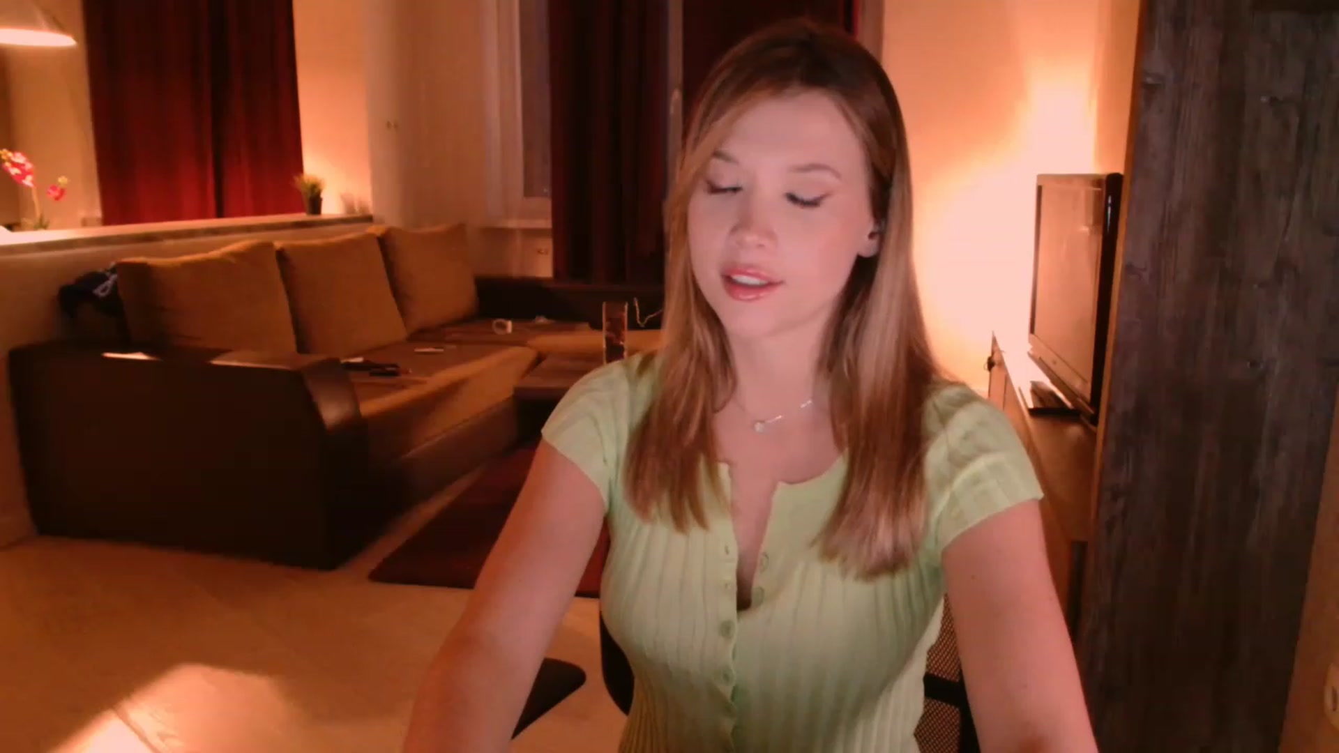Gallery image thumbnail from SammiChi's myfreecams stream on, 06/03/2023, 24:01 image 15 of 20