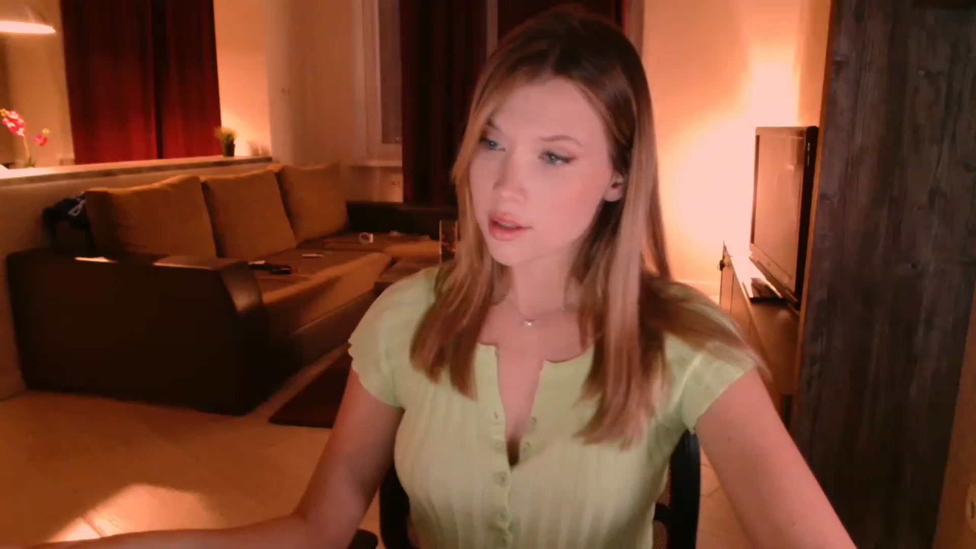 Gallery image thumbnail from SammiChi's myfreecams stream on, 06/03/2023, 24:01 image 14 of 20