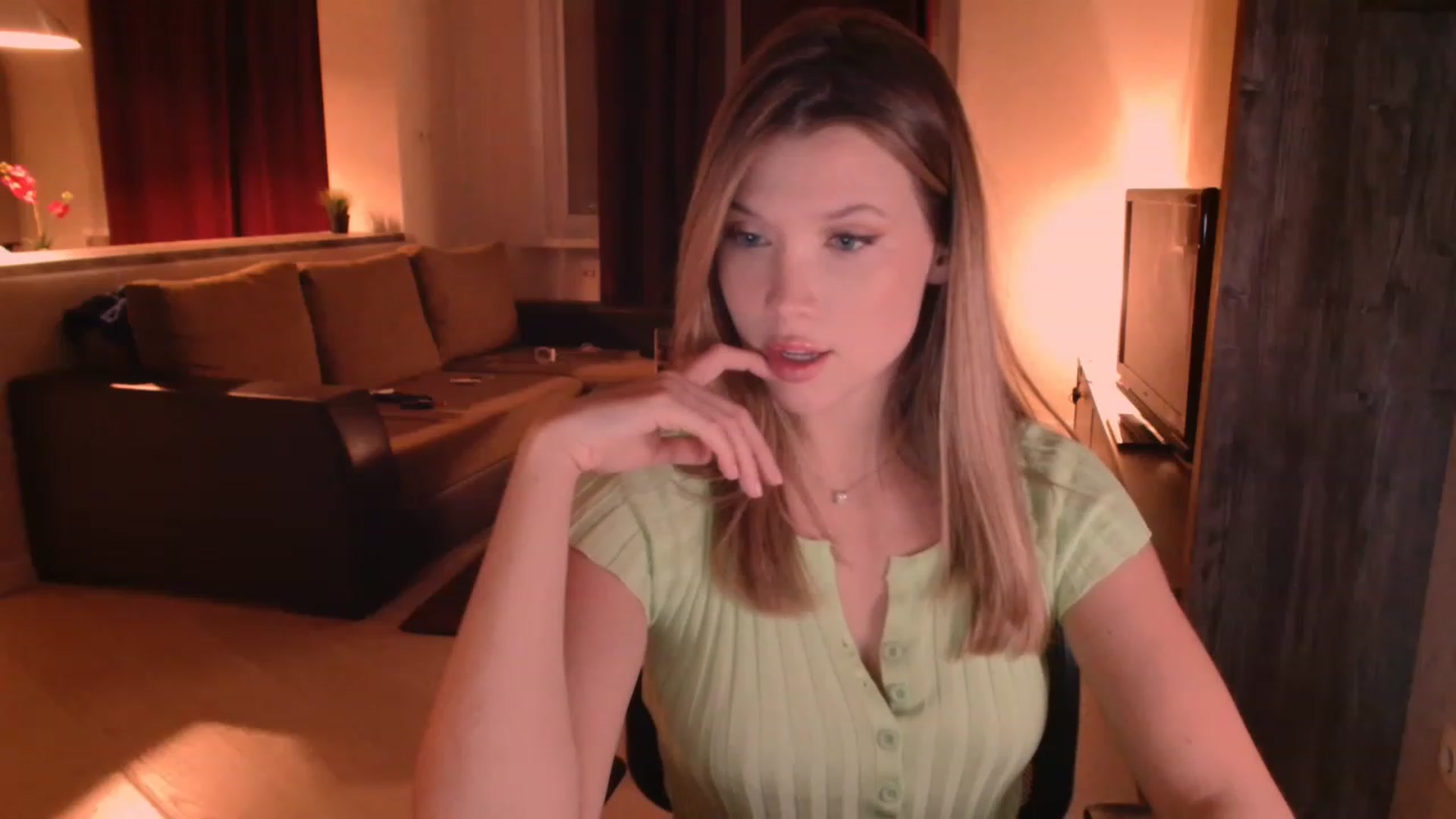 Gallery image thumbnail from SammiChi's myfreecams stream on, 06/03/2023, 01:08 image 3 of 20