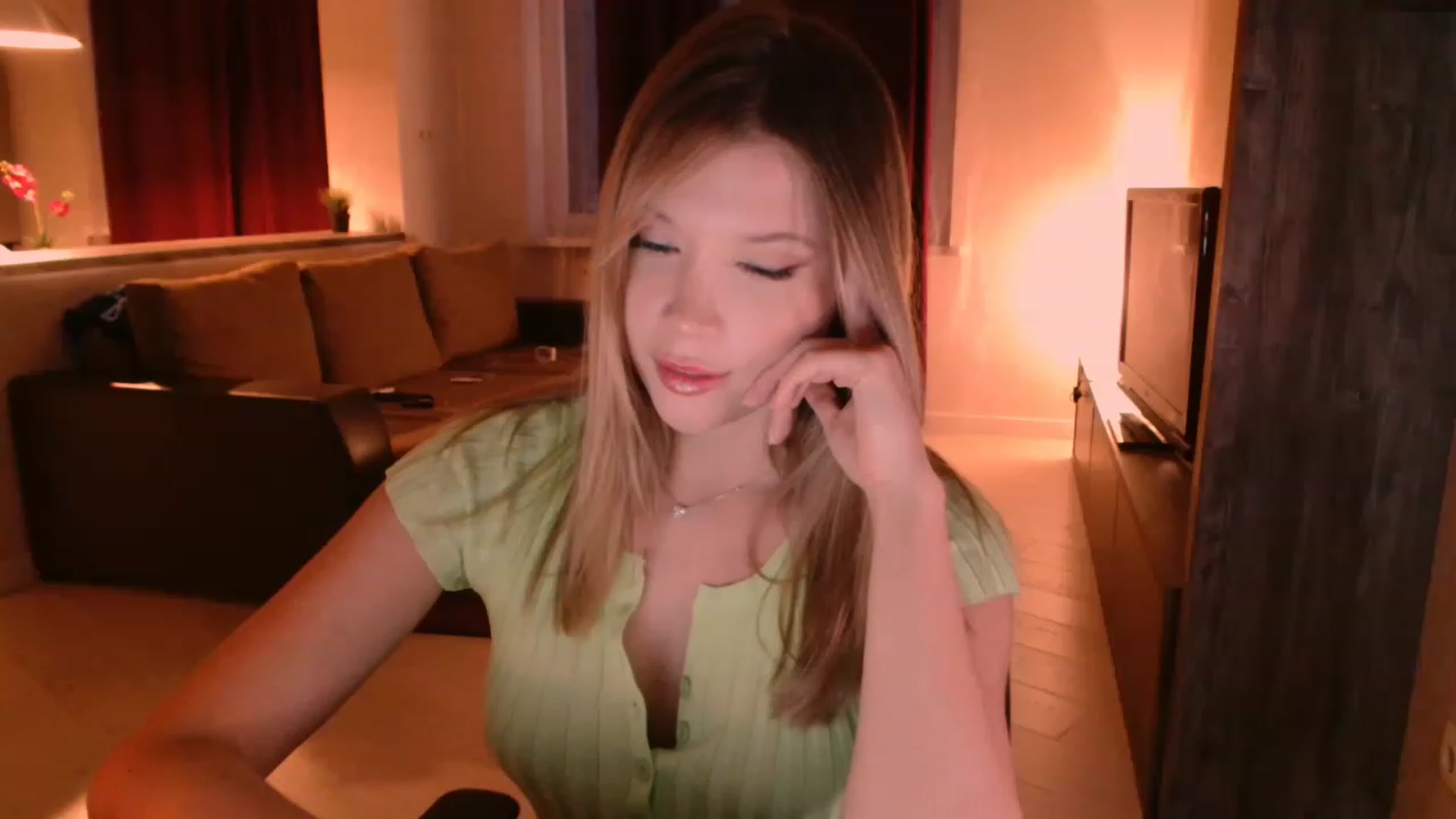 Gallery image thumbnail from SammiChi's myfreecams stream on, 06/03/2023, 01:08 image 16 of 20
