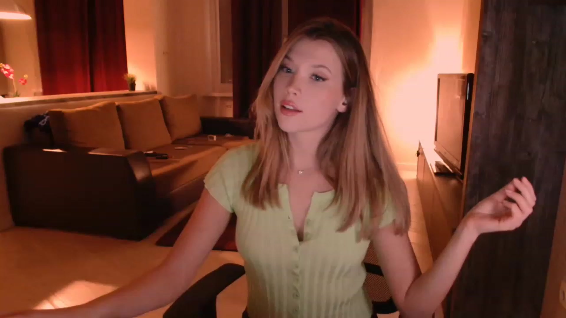 Gallery image thumbnail from SammiChi's myfreecams stream on, 06/03/2023, 01:08 image 1 of 20