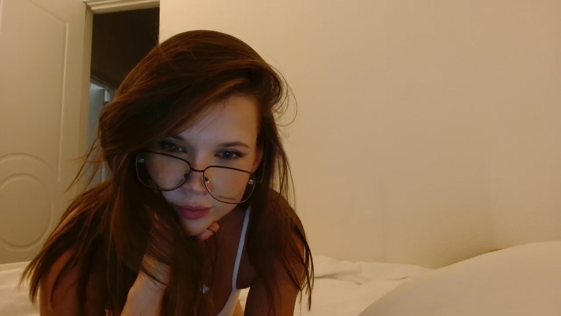 Gallery image thumbnail from SammiChi's myfreecams stream on, 04/07/2024, 24:39 image 2 of 20