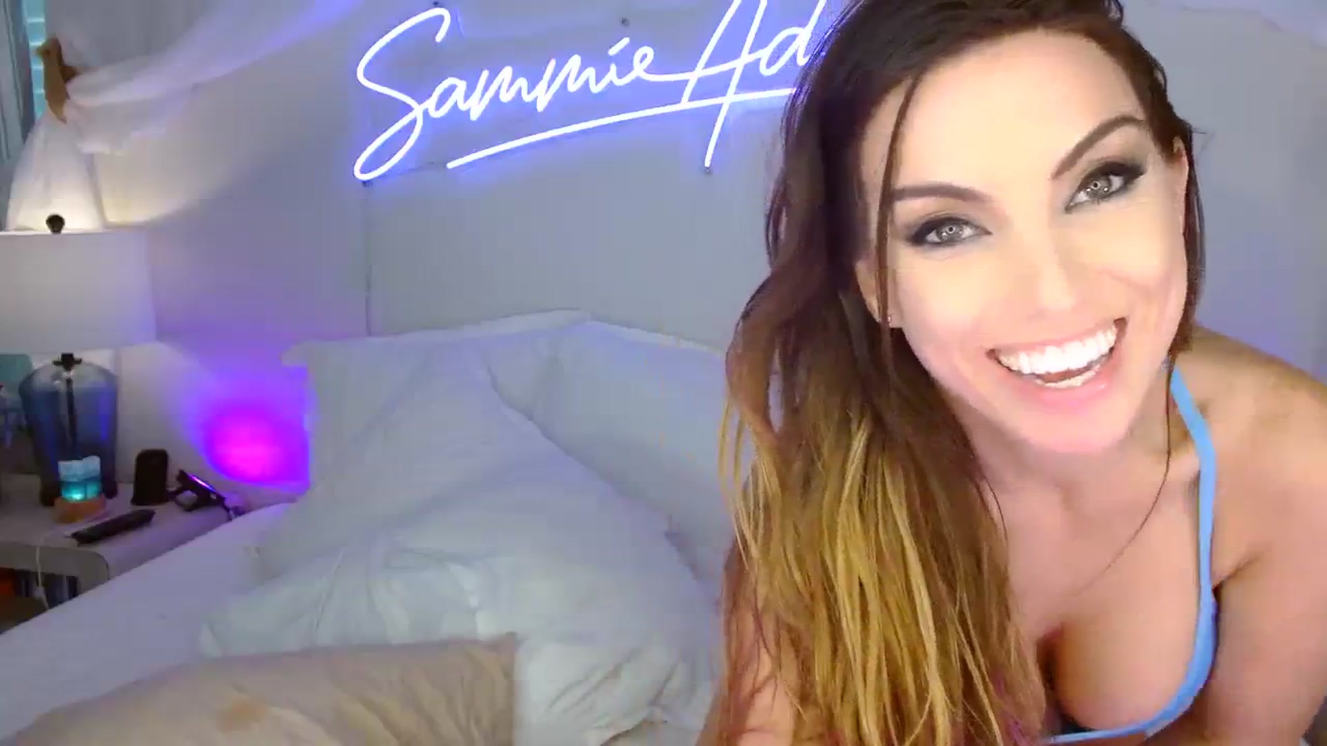 Gallery image thumbnail from SammieAdams's myfreecams stream on, 10/26/2023, 20:15 image 11 of 20