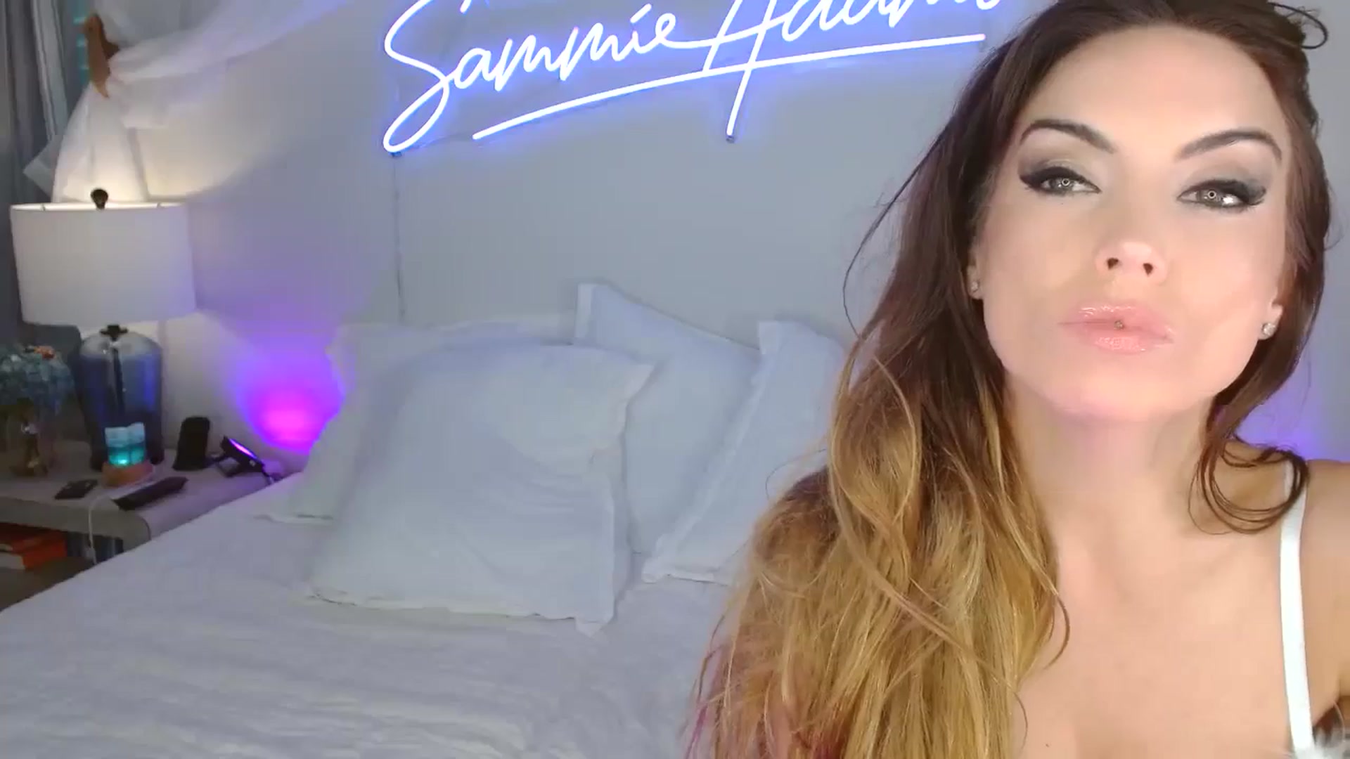 Gallery image thumbnail from SammieAdams's myfreecams stream on, 10/27/2023, 18:29 image 9 of 20