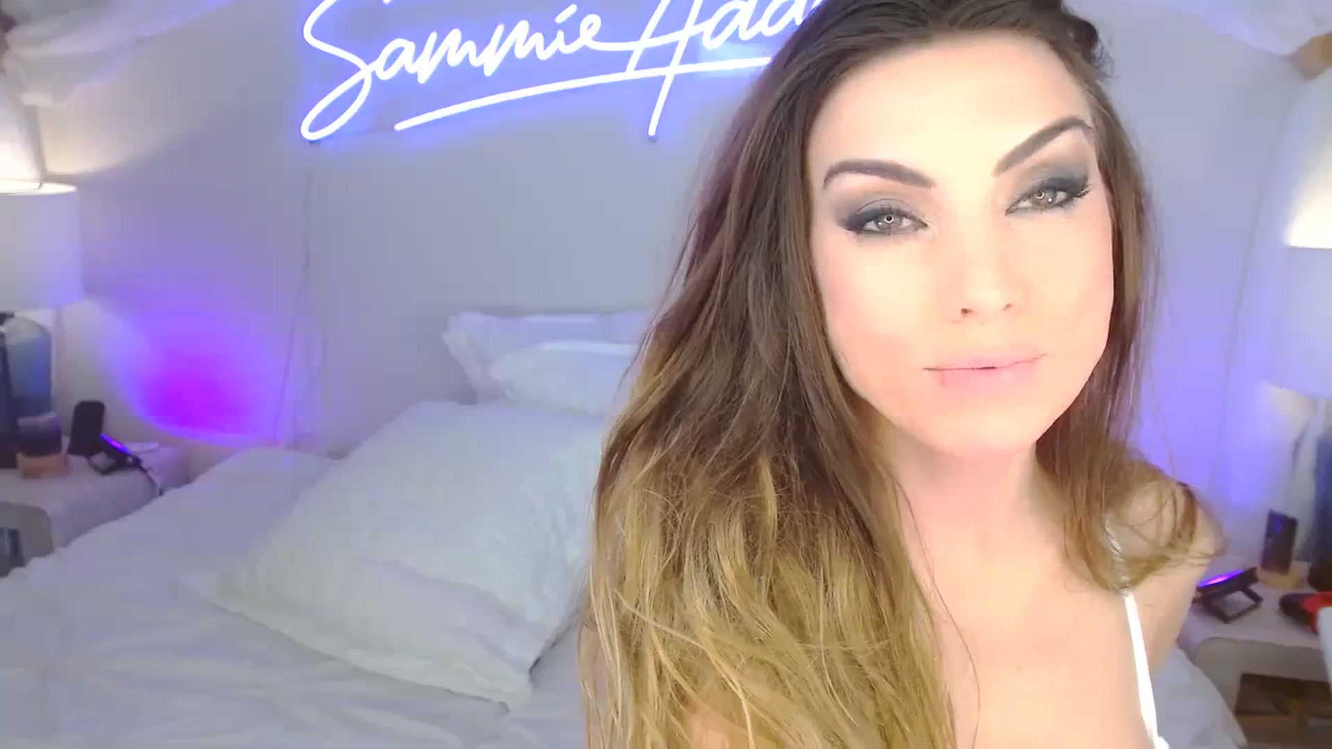 Gallery image thumbnail from SammieAdams's myfreecams stream on, 11/15/2023, 21:53 image 4 of 20