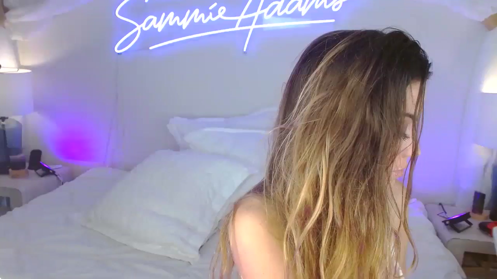 Gallery image thumbnail from SammieAdams's myfreecams stream on, 11/15/2023, 21:53 image 3 of 20