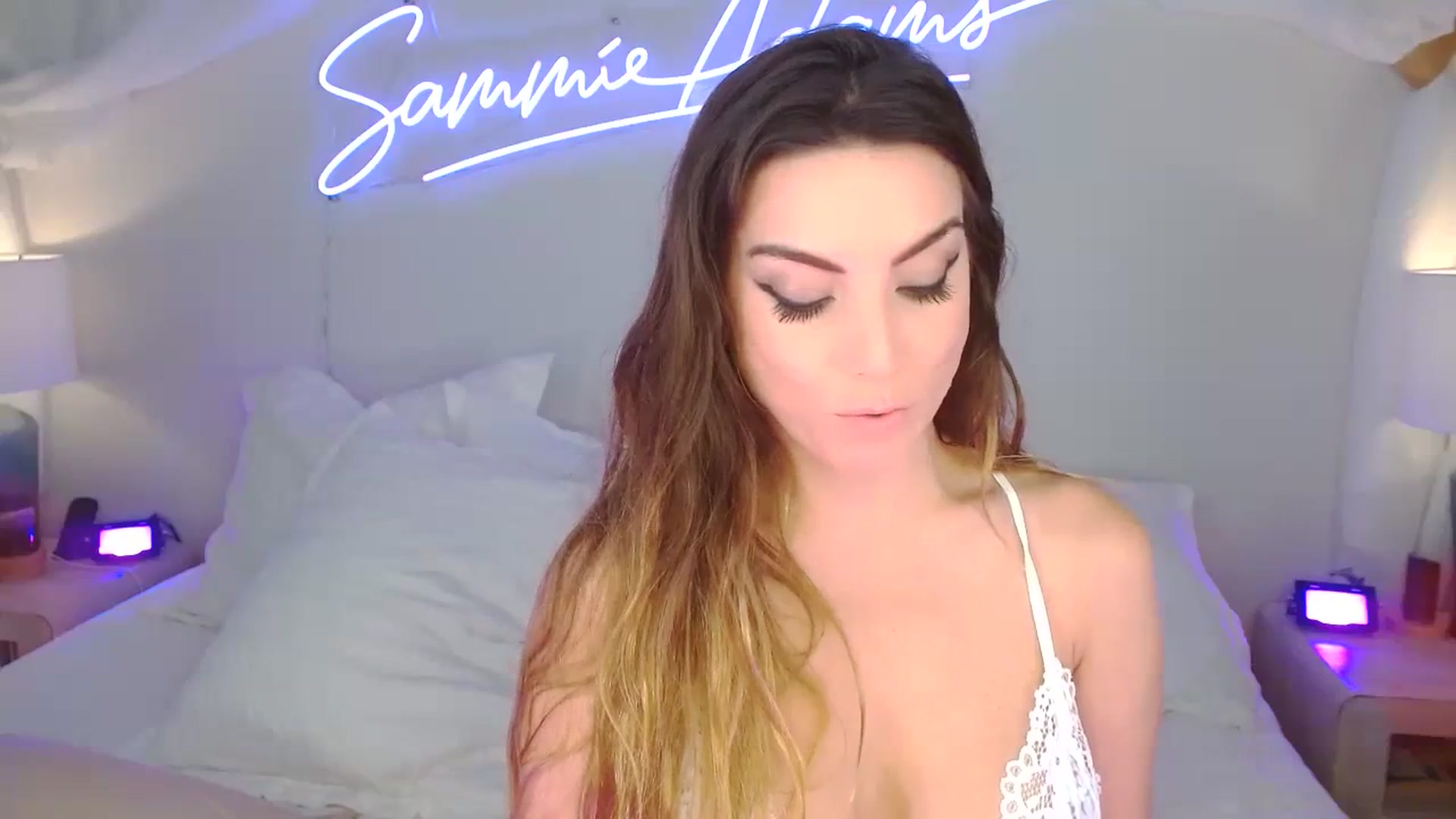 Gallery image thumbnail from SammieAdams's myfreecams stream on, 11/29/2023, 21:00 image 3 of 20