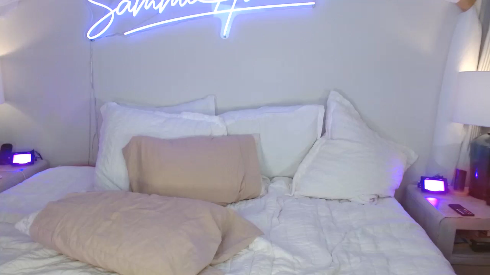 Gallery image thumbnail from SammieAdams's myfreecams stream on, 11/30/2023, 23:41 image 16 of 20
