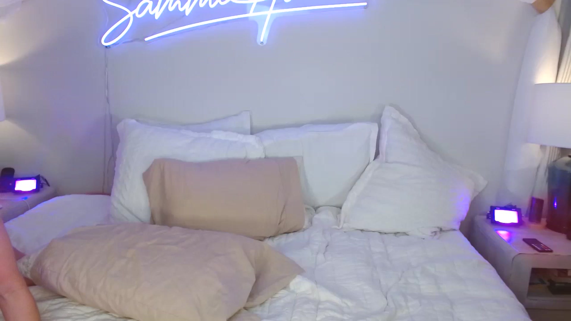 Gallery image thumbnail from SammieAdams's myfreecams stream on, 11/30/2023, 23:41 image 17 of 20