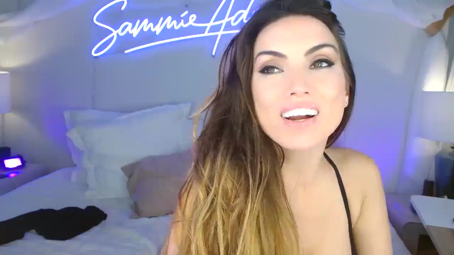 Gallery image thumbnail from SammieAdams's myfreecams stream on, 12/06/2023, 19:29 image 4 of 20