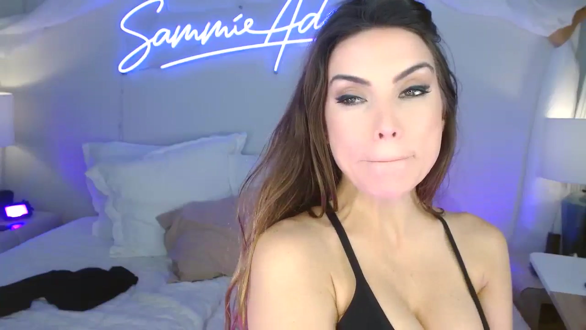 Gallery image thumbnail from SammieAdams's myfreecams stream on, 12/06/2023, 19:29 image 6 of 20