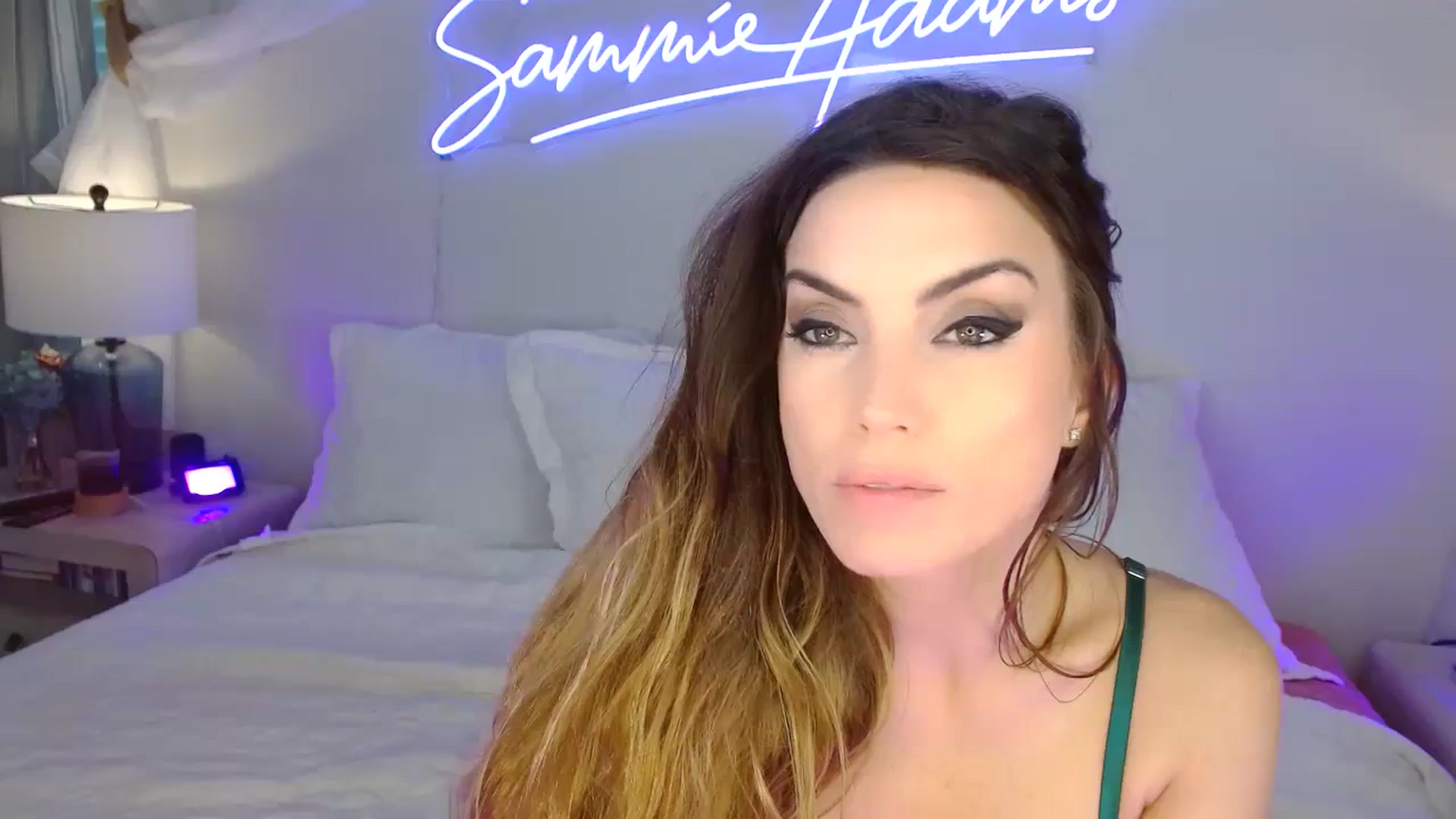 Gallery image thumbnail from SammieAdams's myfreecams stream on, 12/07/2023, 19:42 image 16 of 20