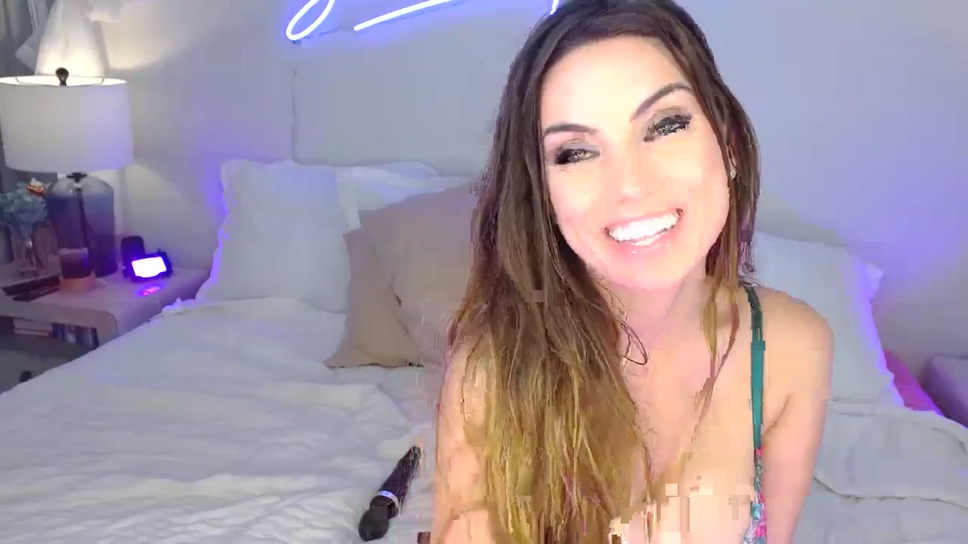 Gallery image thumbnail from SammieAdams's myfreecams stream on, 12/07/2023, 22:01 image 7 of 20
