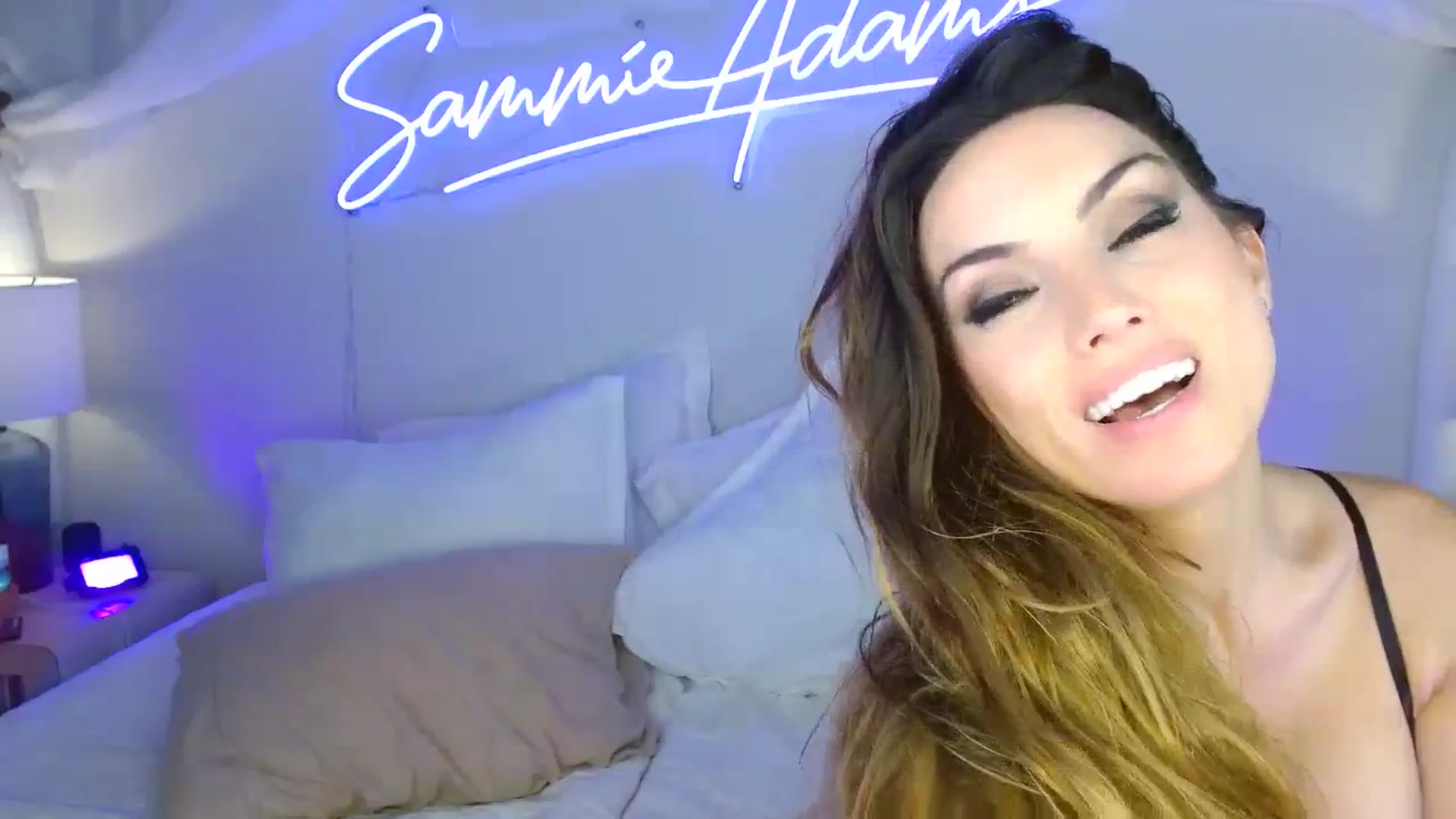 Gallery image thumbnail from SammieAdams's myfreecams stream on, 12/08/2023, 20:55 image 6 of 20
