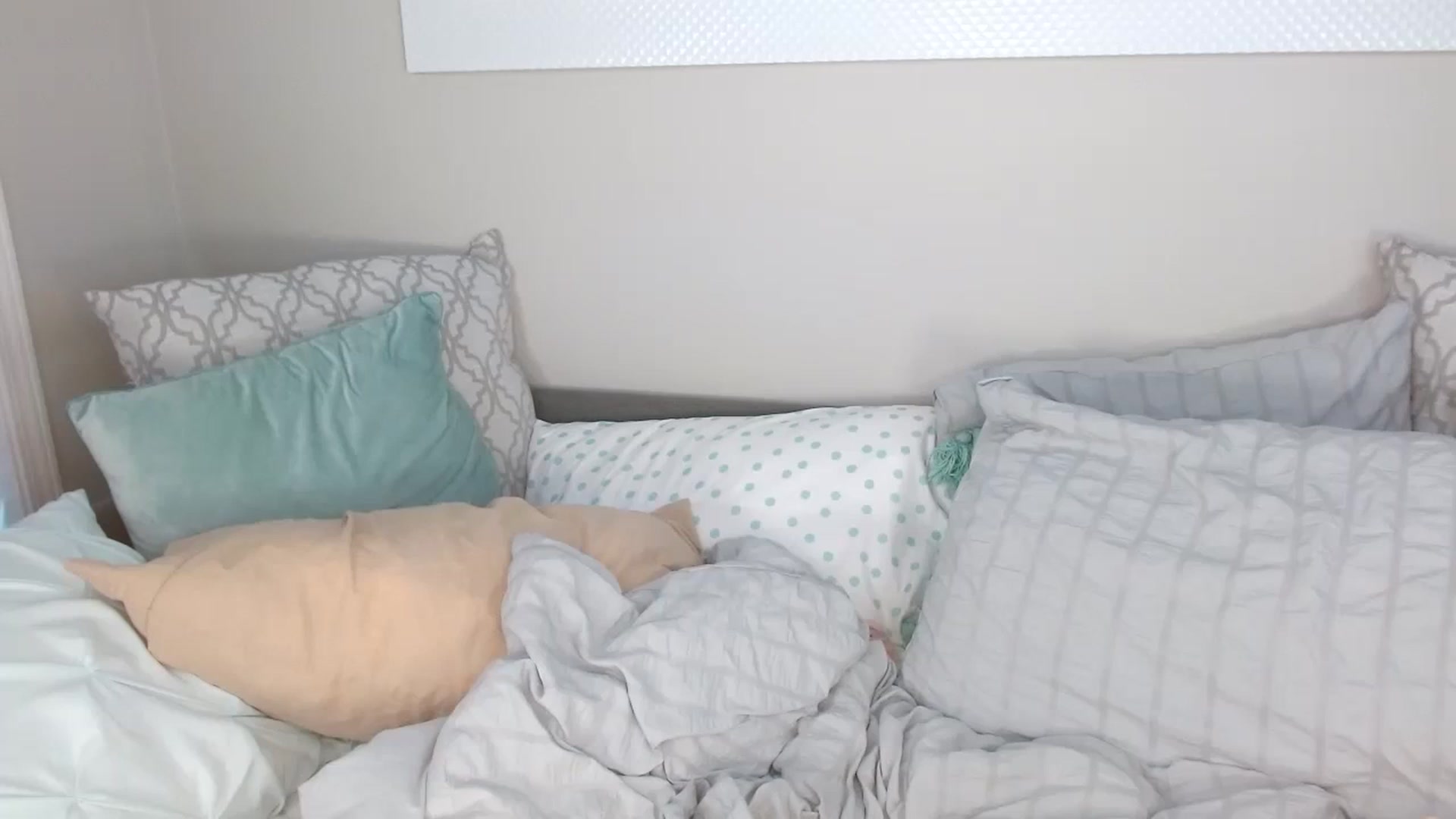 Gallery image thumbnail from SammieAdams's myfreecams stream on, 12/19/2023, 21:37 image 6 of 20