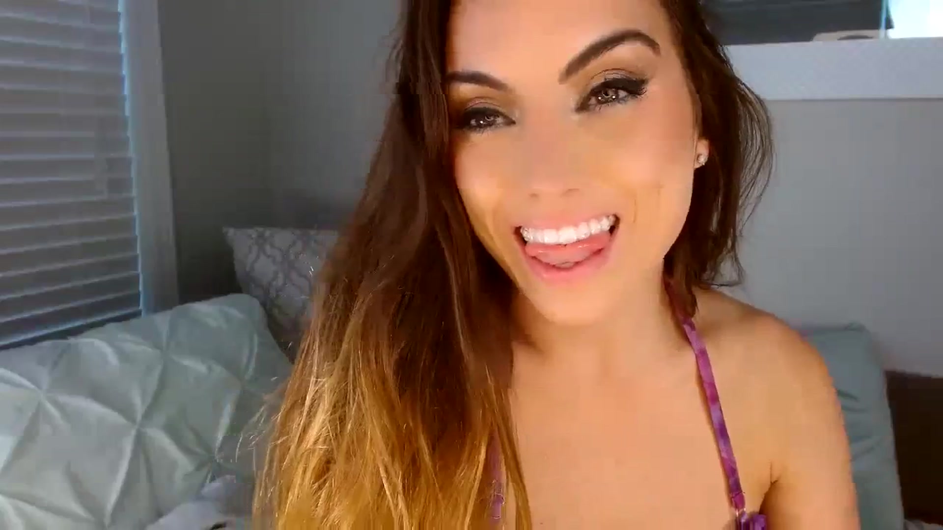 Gallery image thumbnail from SammieAdams's myfreecams stream on, 01/03/2024, 21:12 image 5 of 20