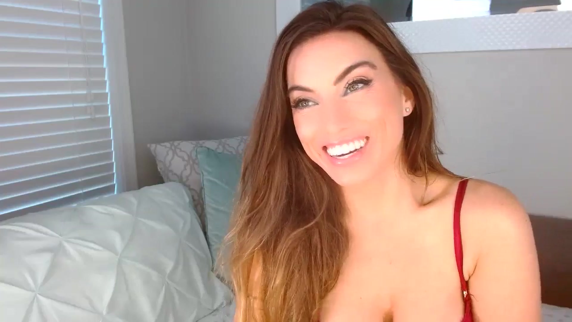 Gallery image thumbnail from SammieAdams's myfreecams stream on, 01/04/2024, 19:25 image 4 of 20