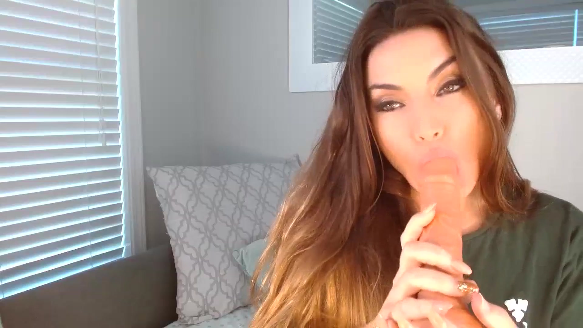 Gallery image thumbnail from SammieAdams's myfreecams stream on, 01/10/2024, 18:36 image 15 of 20