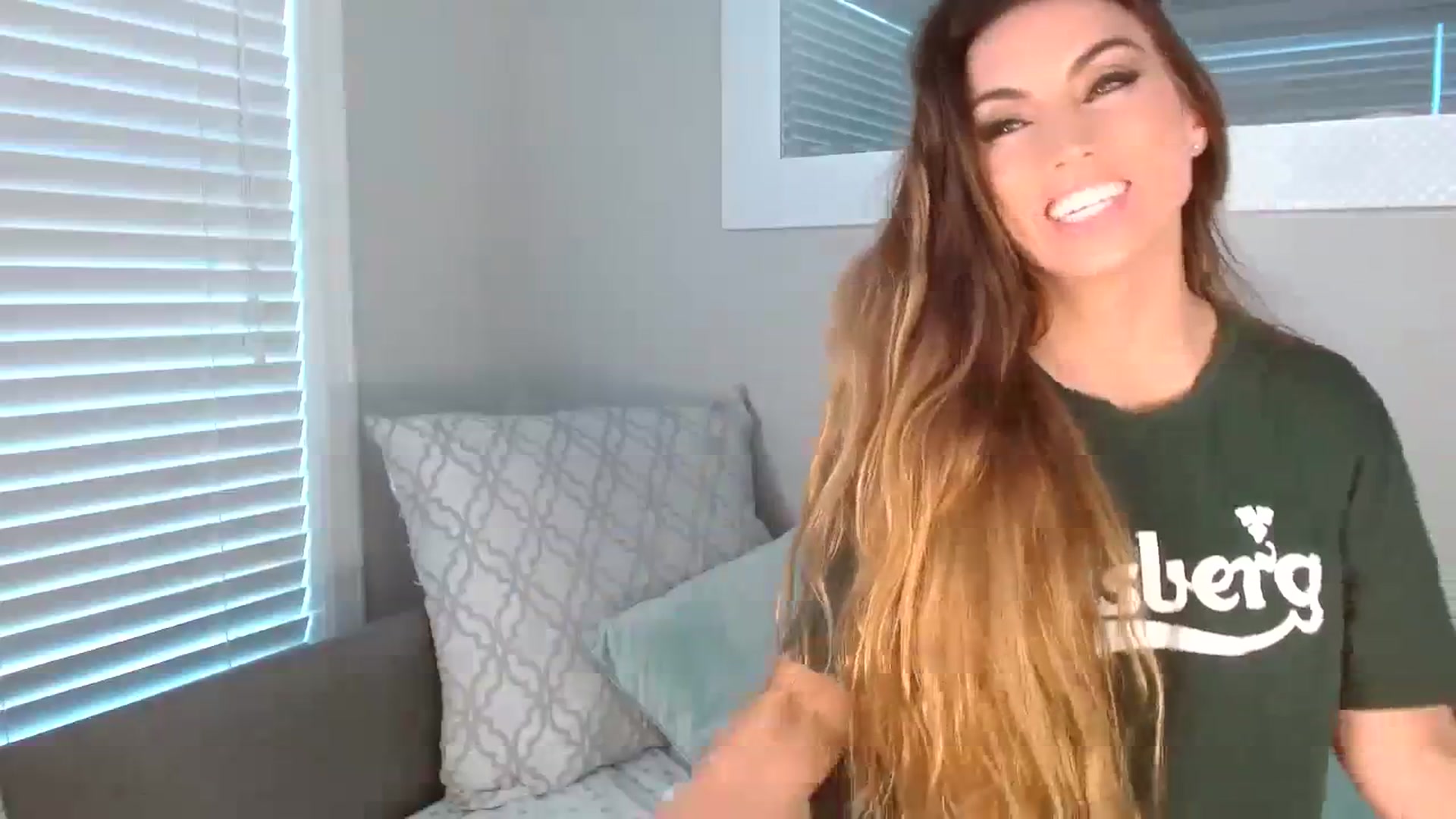 Gallery image thumbnail from SammieAdams's myfreecams stream on, 01/10/2024, 18:36 image 14 of 20