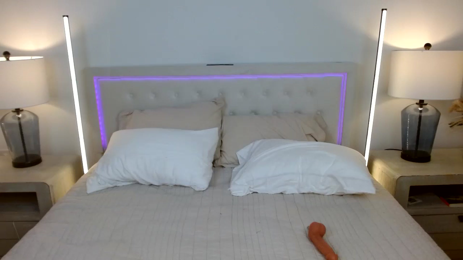 Gallery image thumbnail from SammieAdams's myfreecams stream on, 04/08/2026, 18:55 image 2 of 20