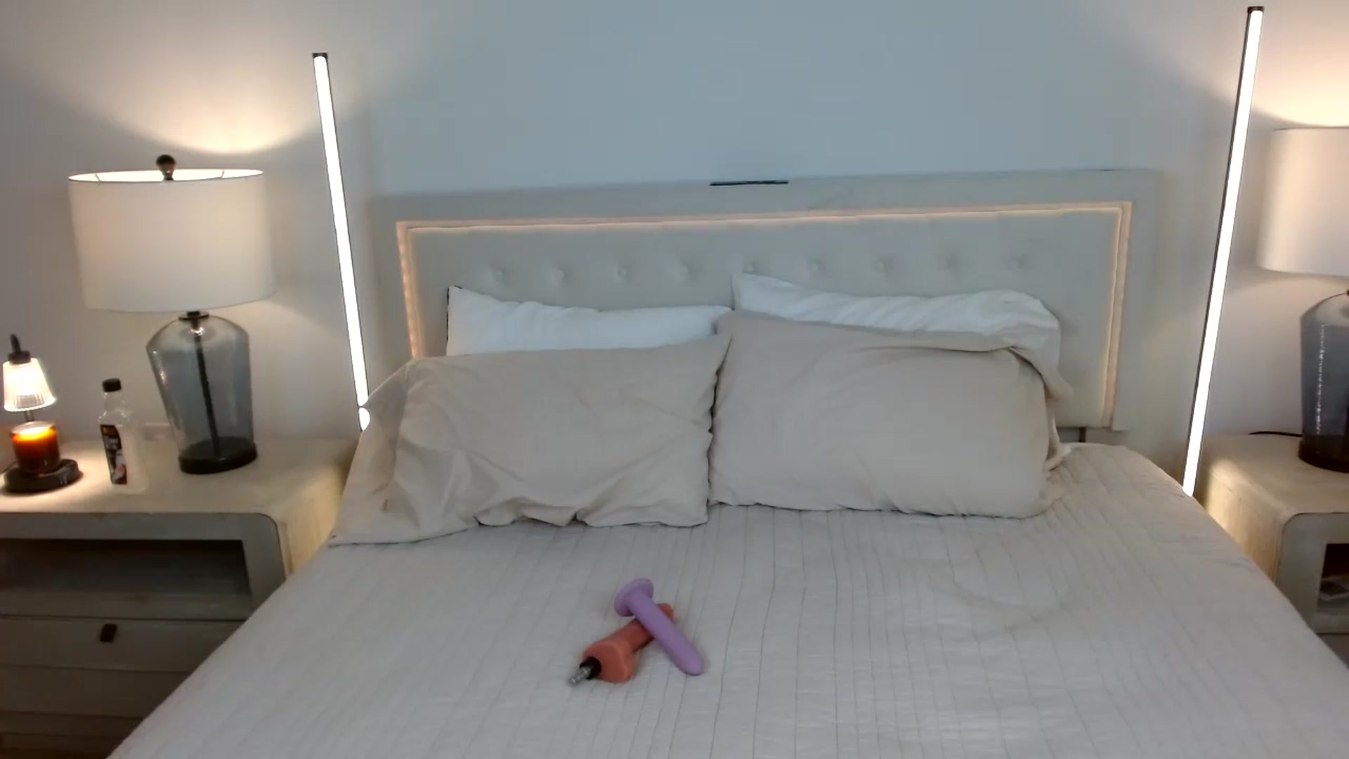 Gallery image thumbnail from SammieAdams's myfreecams stream on, 04/10/2026, 17:04 image 4 of 20