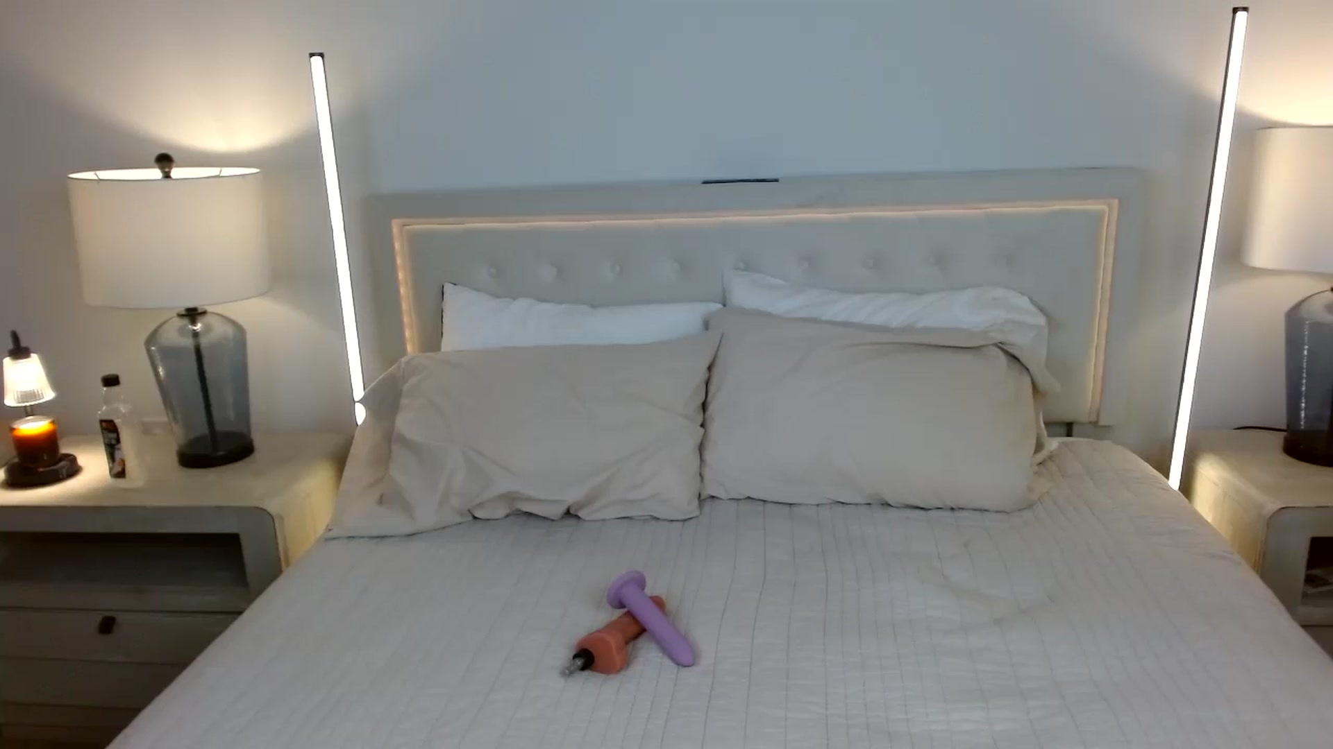 Gallery image thumbnail from SammieAdams's myfreecams stream on, 04/10/2026, 17:04 image 6 of 20