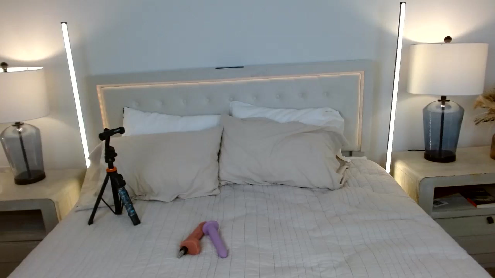 Gallery image thumbnail from SammieAdams's myfreecams stream on, 04/10/2026, 18:41 image 5 of 20