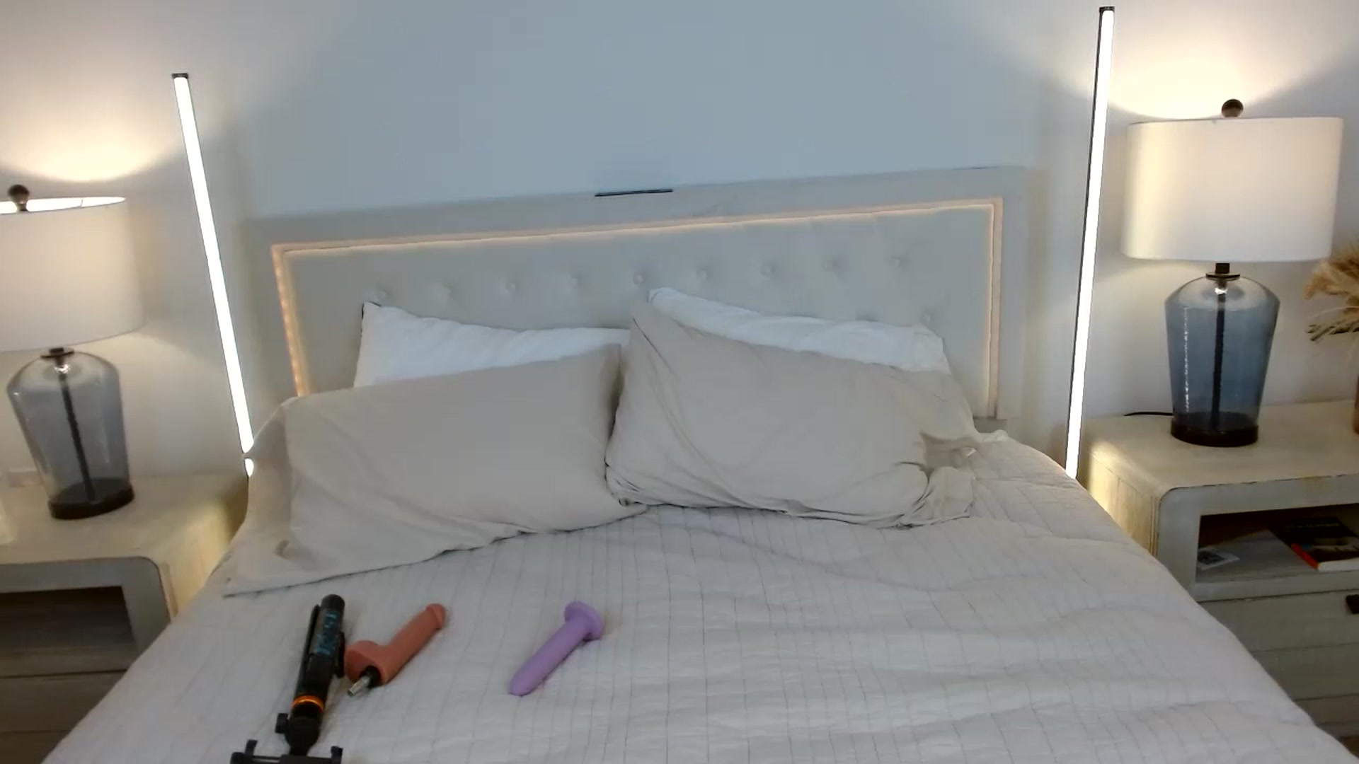 Gallery image thumbnail from SammieAdams's myfreecams stream on, 04/10/2026, 18:41 image 20 of 20