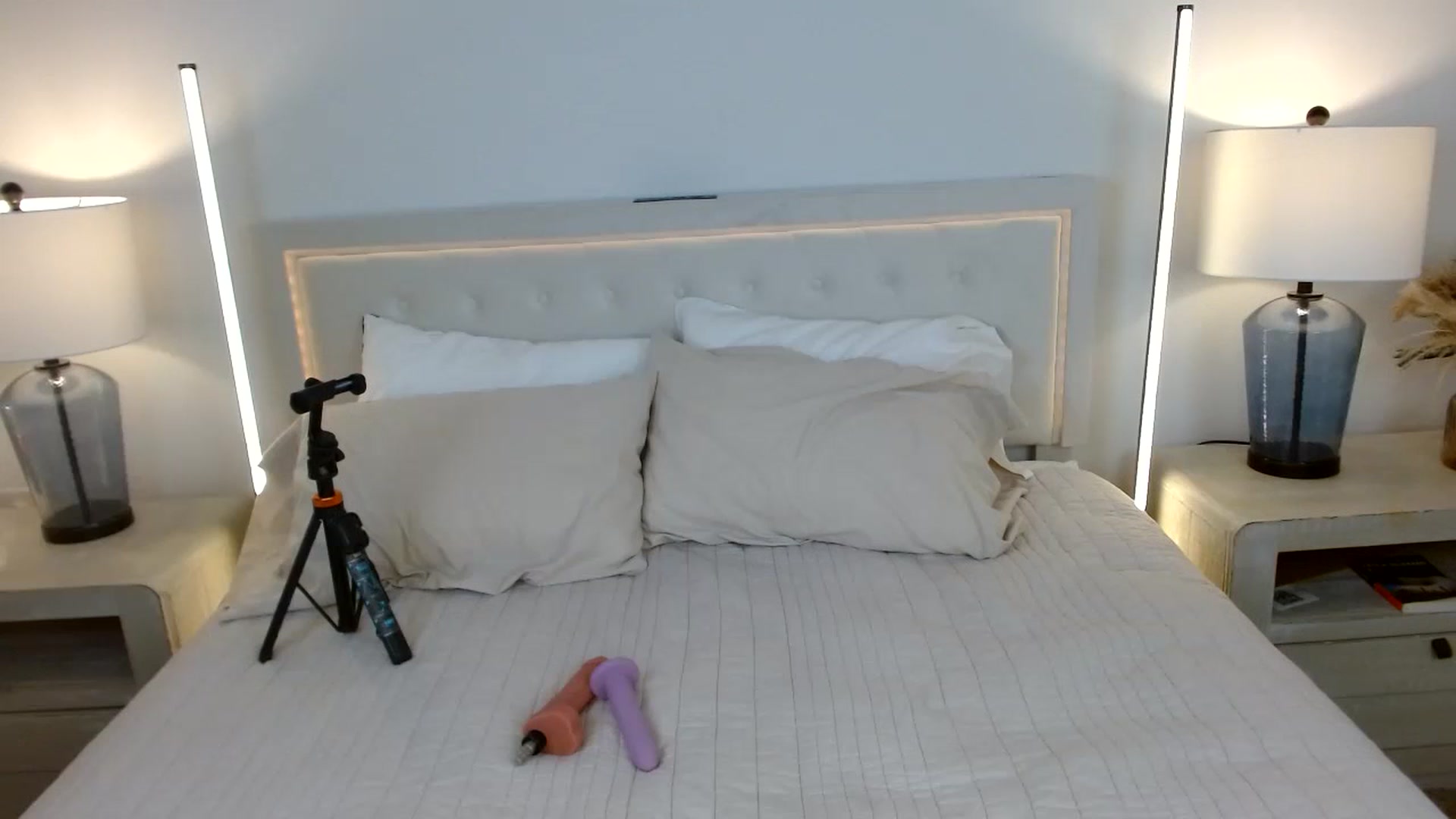 Gallery image thumbnail from SammieAdams's myfreecams stream on, 04/10/2026, 18:41 image 10 of 20