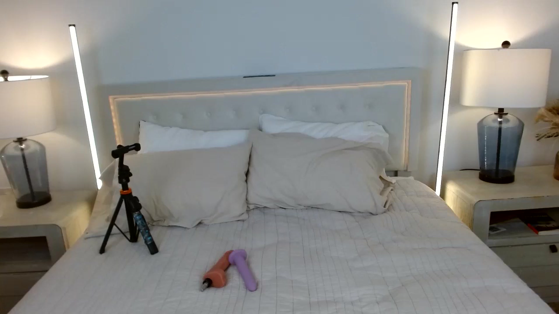Gallery image thumbnail from SammieAdams's myfreecams stream on, 04/10/2026, 18:41 image 7 of 20
