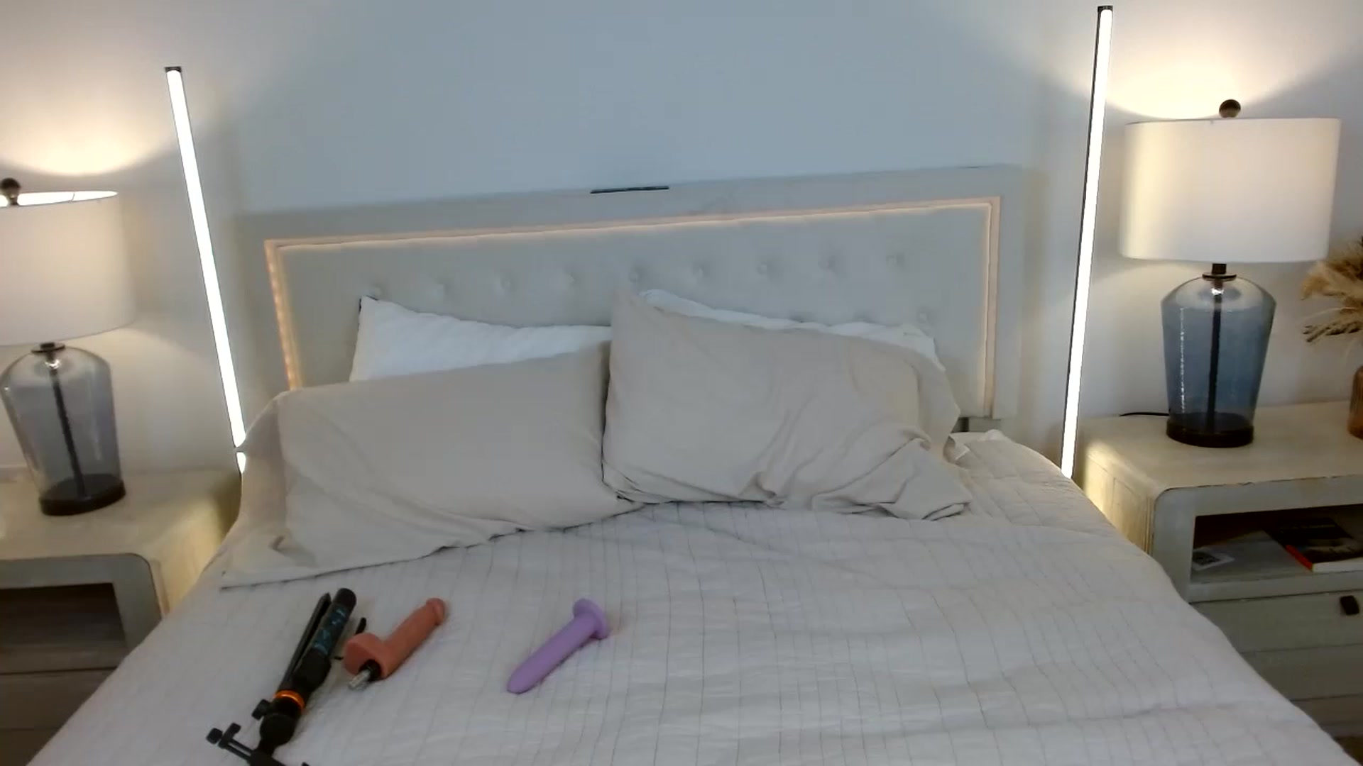 Gallery image thumbnail from SammieAdams's myfreecams stream on, 04/10/2026, 18:41 image 16 of 20