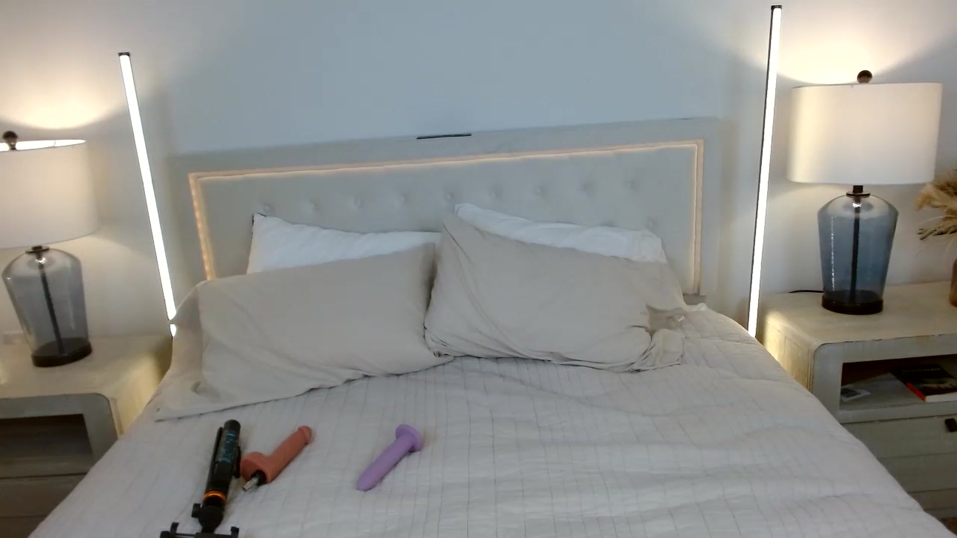 Gallery image thumbnail from SammieAdams's myfreecams stream on, 04/10/2026, 18:41 image 19 of 20