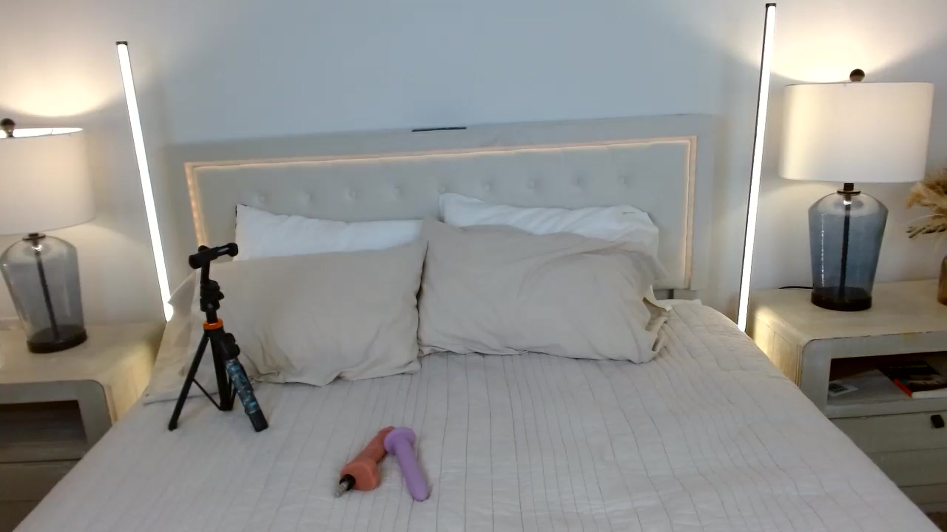 Gallery image thumbnail from SammieAdams's myfreecams stream on, 04/10/2026, 18:41 image 9 of 20
