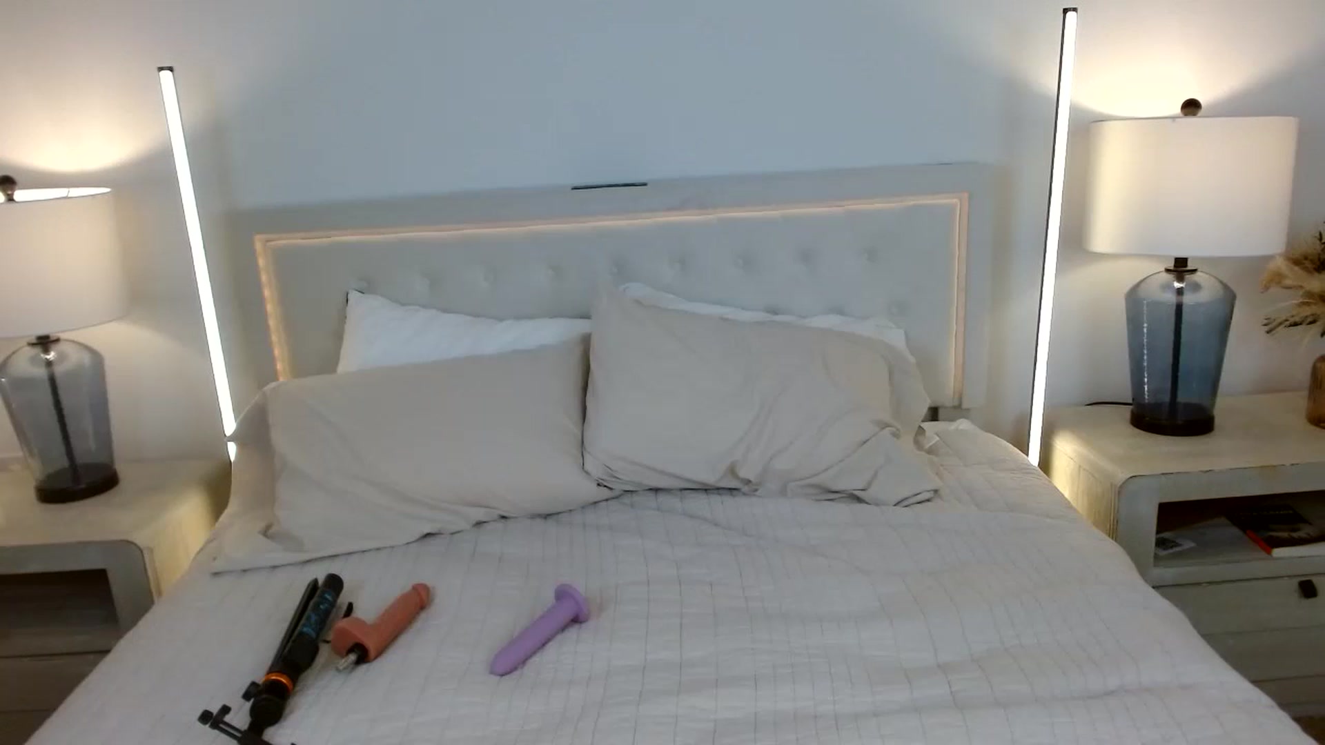 Gallery image thumbnail from SammieAdams's myfreecams stream on, 04/10/2026, 18:41 image 14 of 20